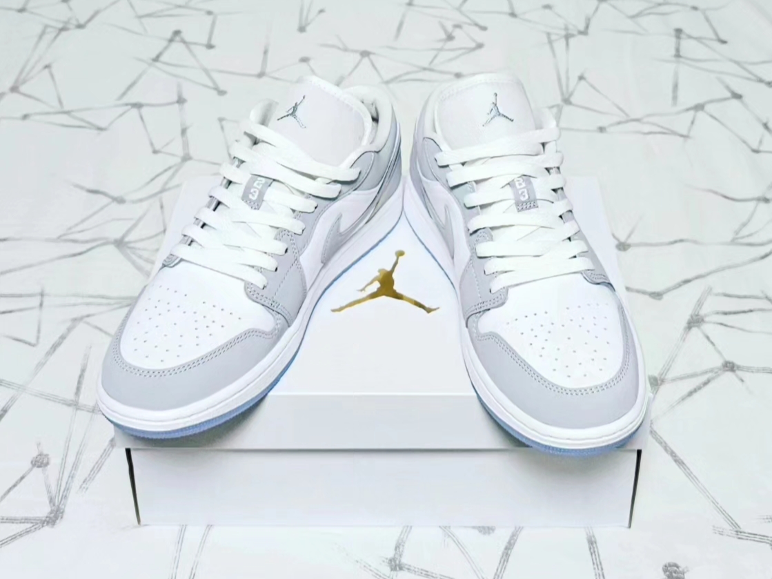 (W) Jordan 1 Low White Wolf Grey 착용 스타일 - 3