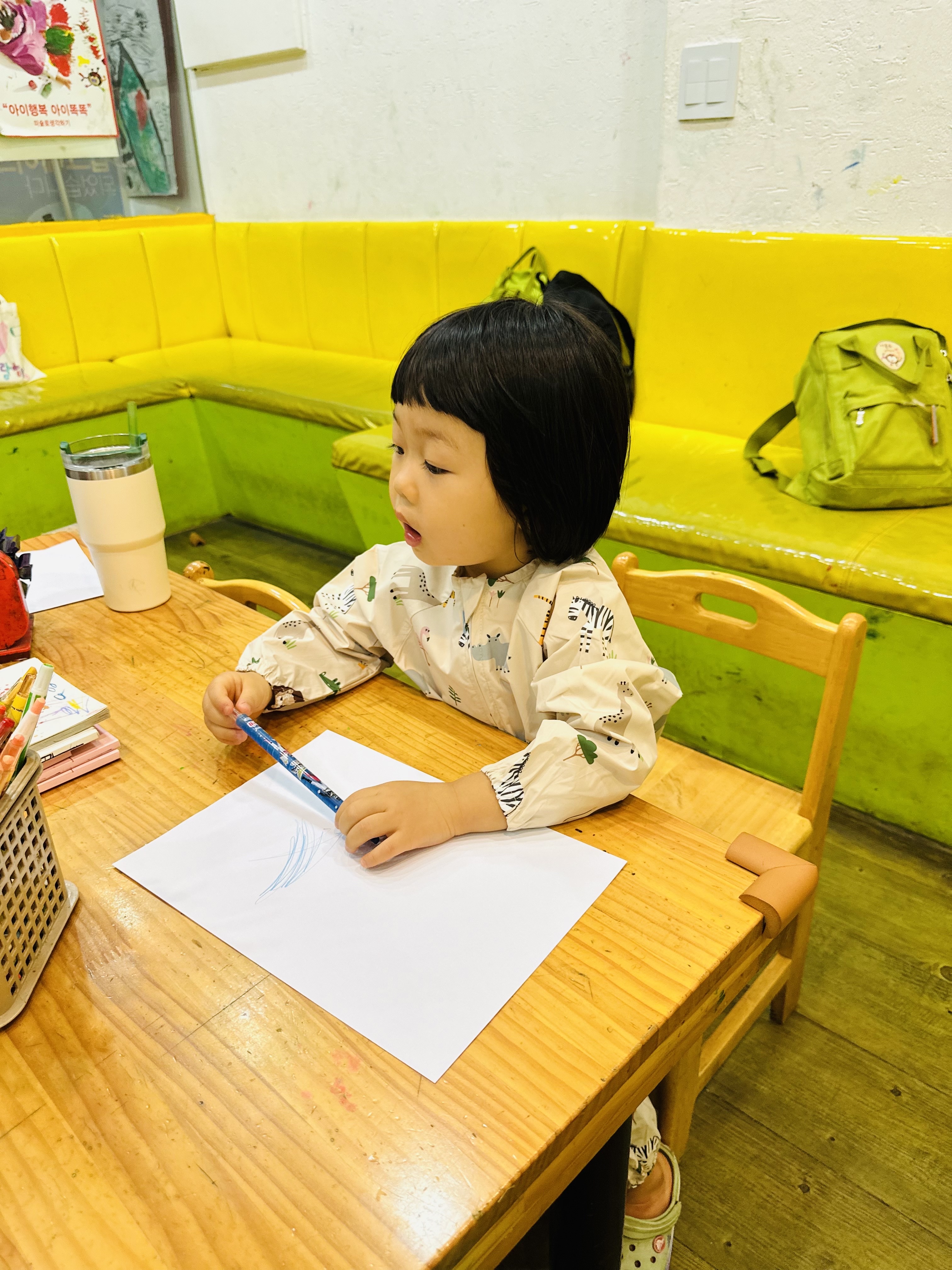 (Kids) Crocs Bayaband Clog Slate Grey Lime Punch, (Kids) Uniqlo UT x Kaws Short Sleeve Graphic T-Shirt Black 착용 스타일 - 3