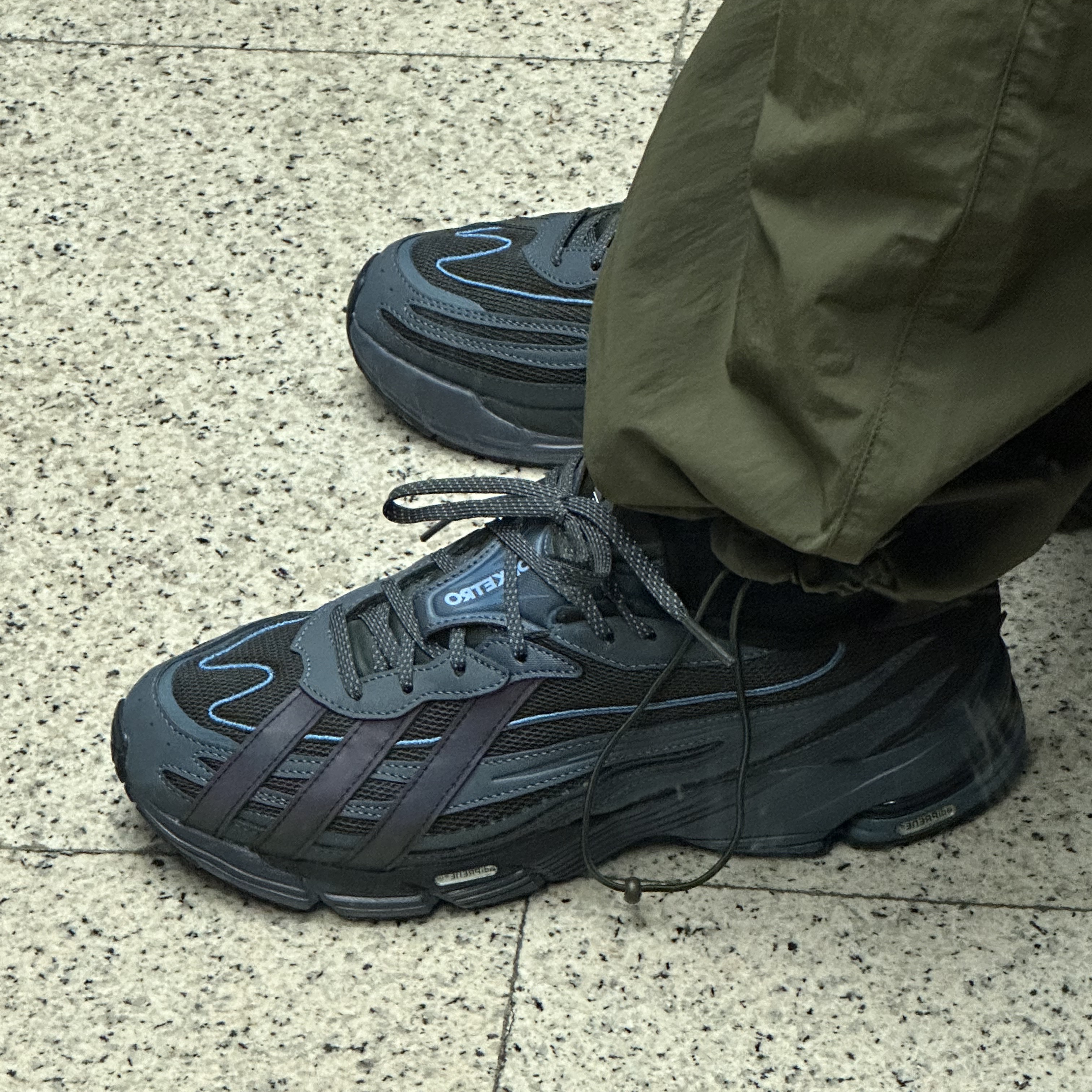 Adidas Orketro Carbon 착용 스타일