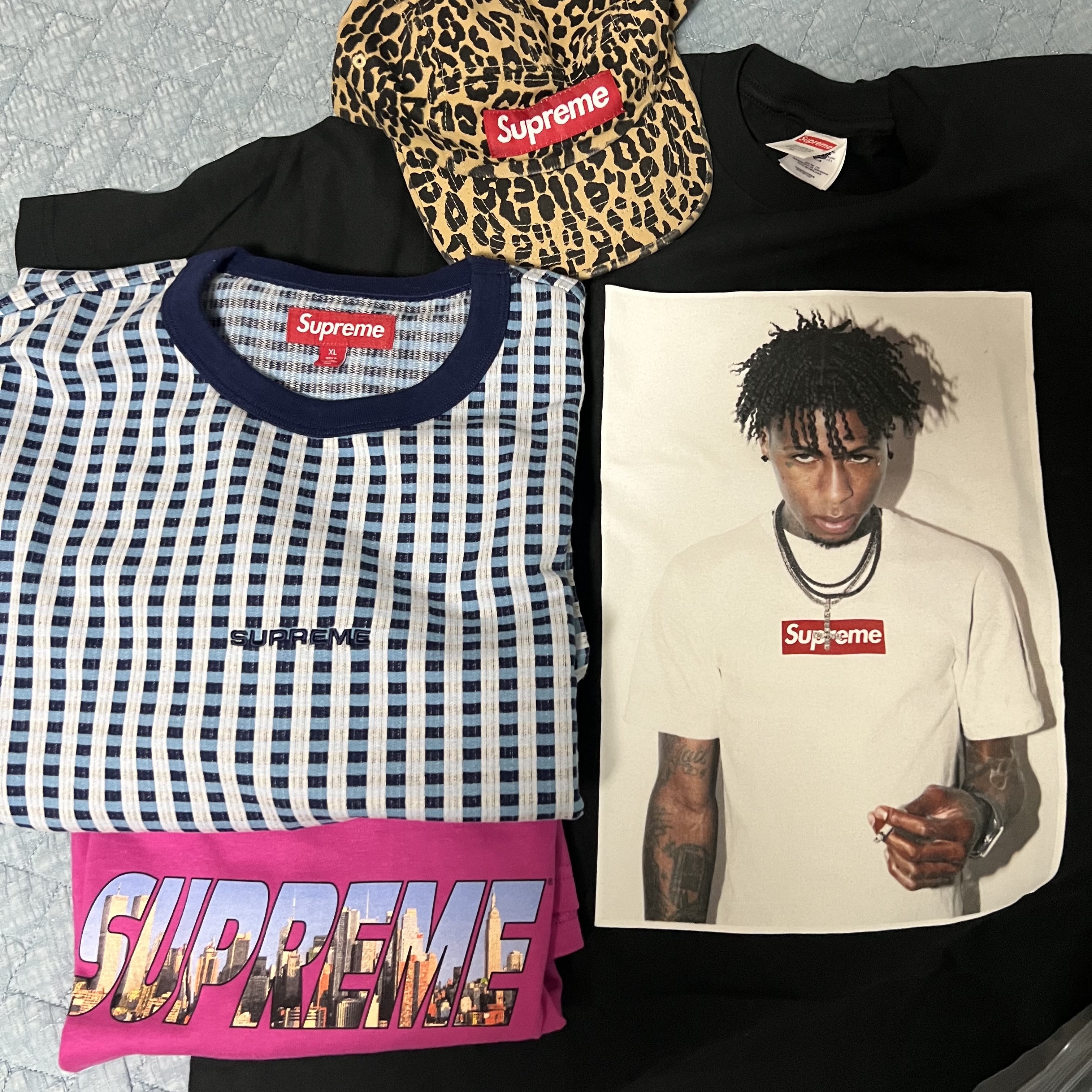 Supreme Blurred Logo Sweater Black - 23FW, Supreme Blurred Logo Sweater Blue - 23FW 착용 스타일 - 3
