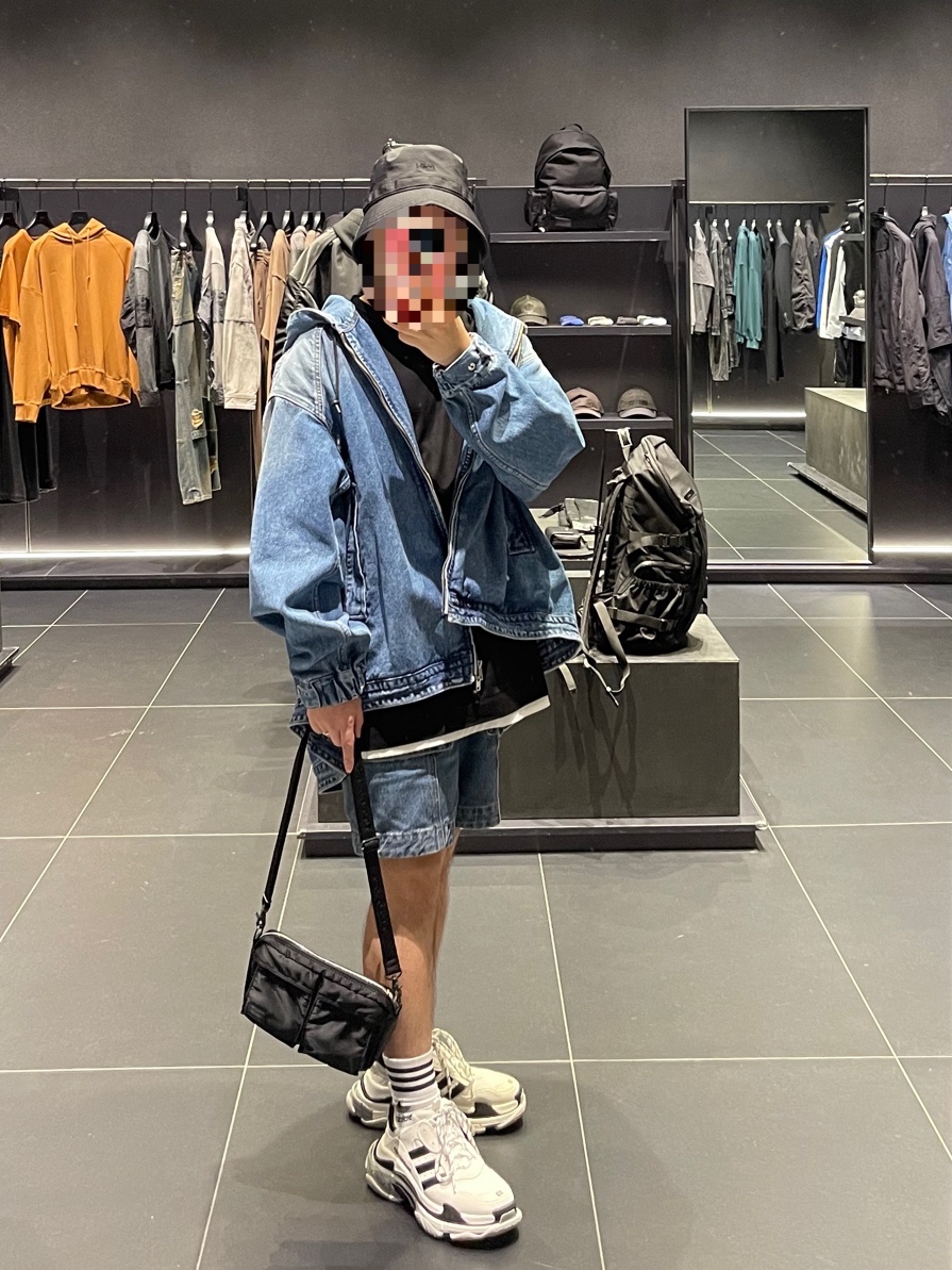 Balenciaga x Adidas Triple S Sneakers White Black 착용 스타일