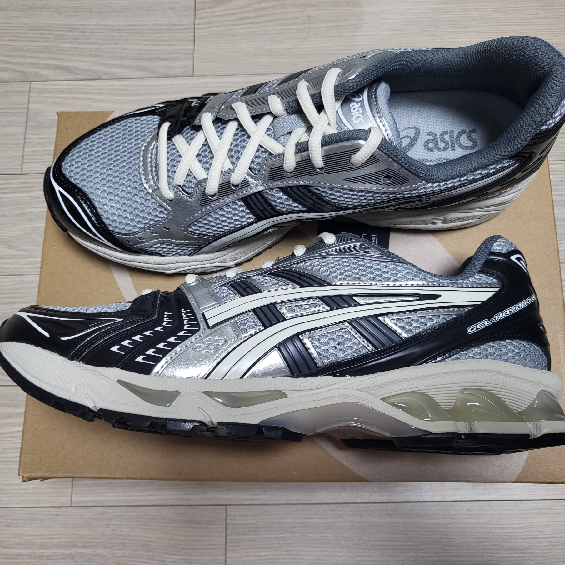 Asics Gel-Kayano 14 Black Glacier Grey 착용 스타일 - 1