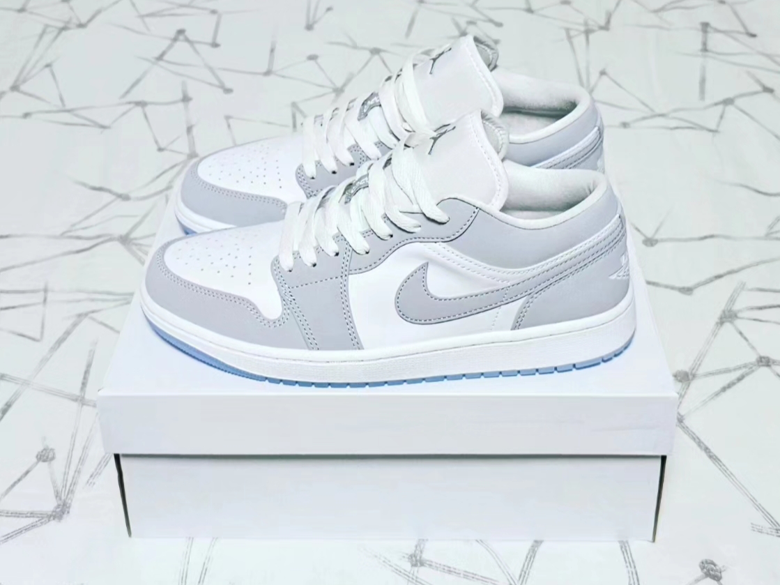 (W) Jordan 1 Low White Wolf Grey 착용 스타일 - 2