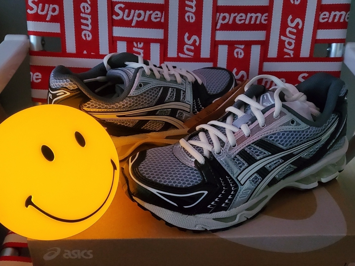 Asics Gel-Kayano 14 Black Glacier Grey 착용 스타일