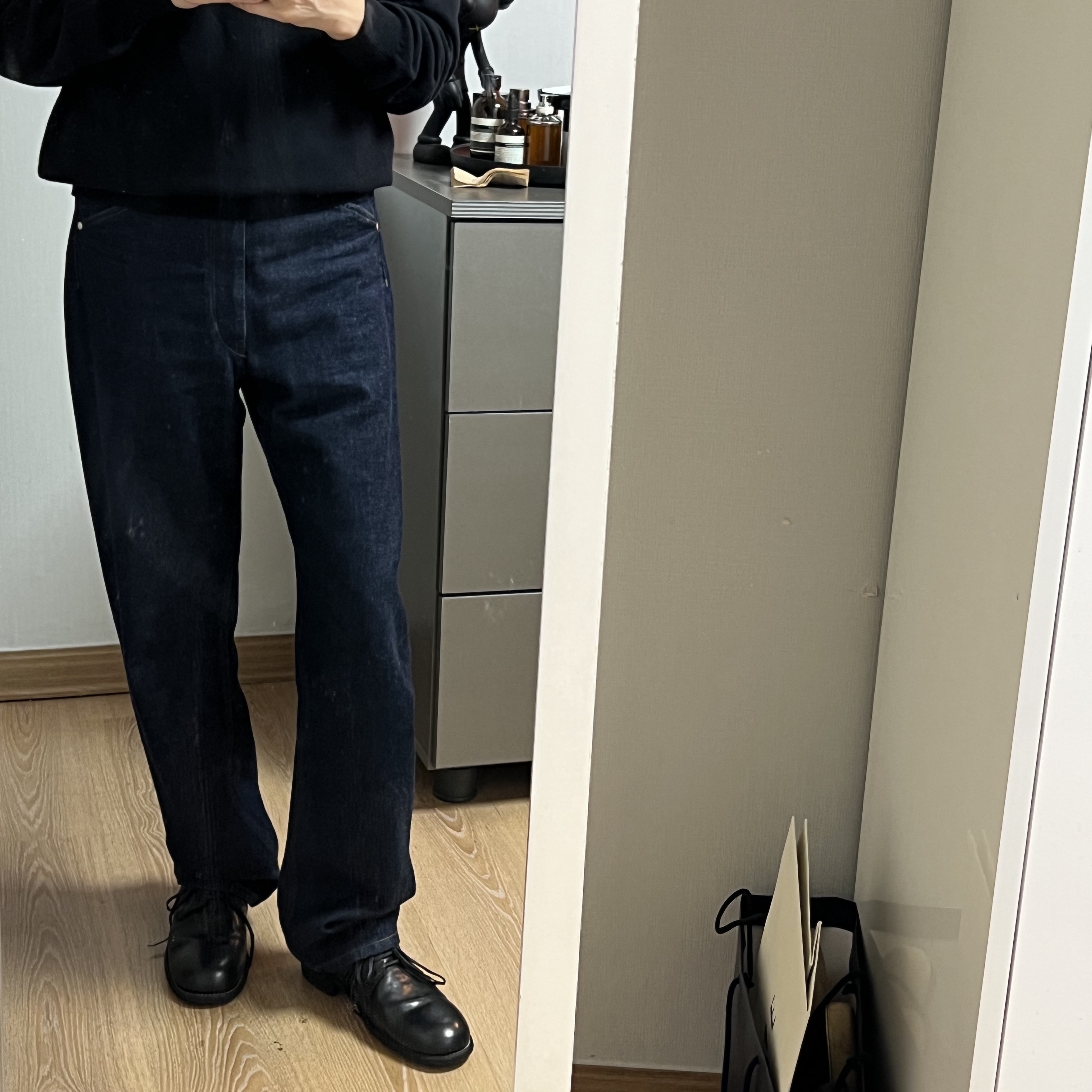 Guidi 992X Horse Full Grain Leather Derby Black, Lemaire Seamless Denim Jean Black 착용 스타일