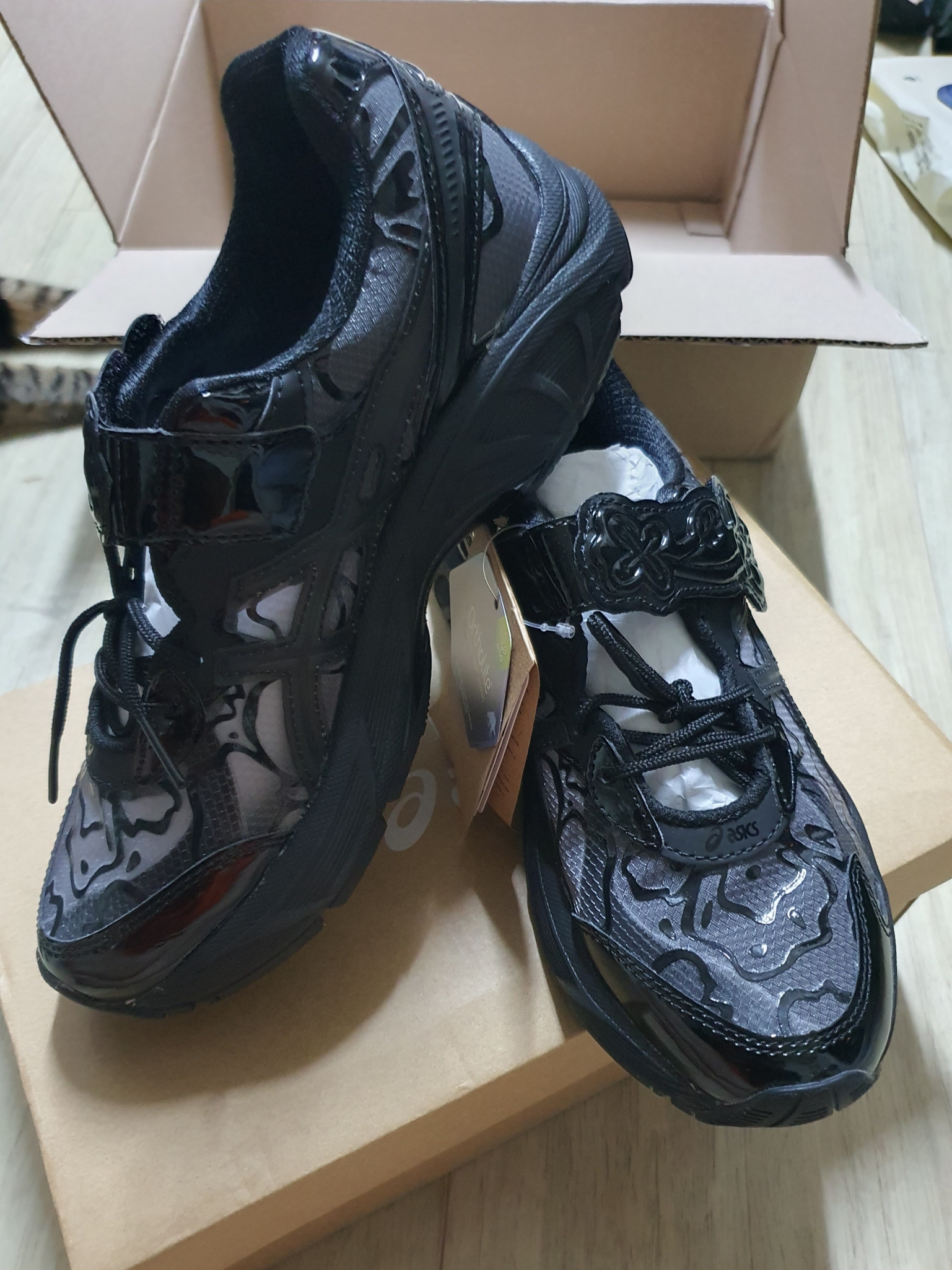 Asics x Cecilie Bahnsen GT-2160 Black 착용 스타일