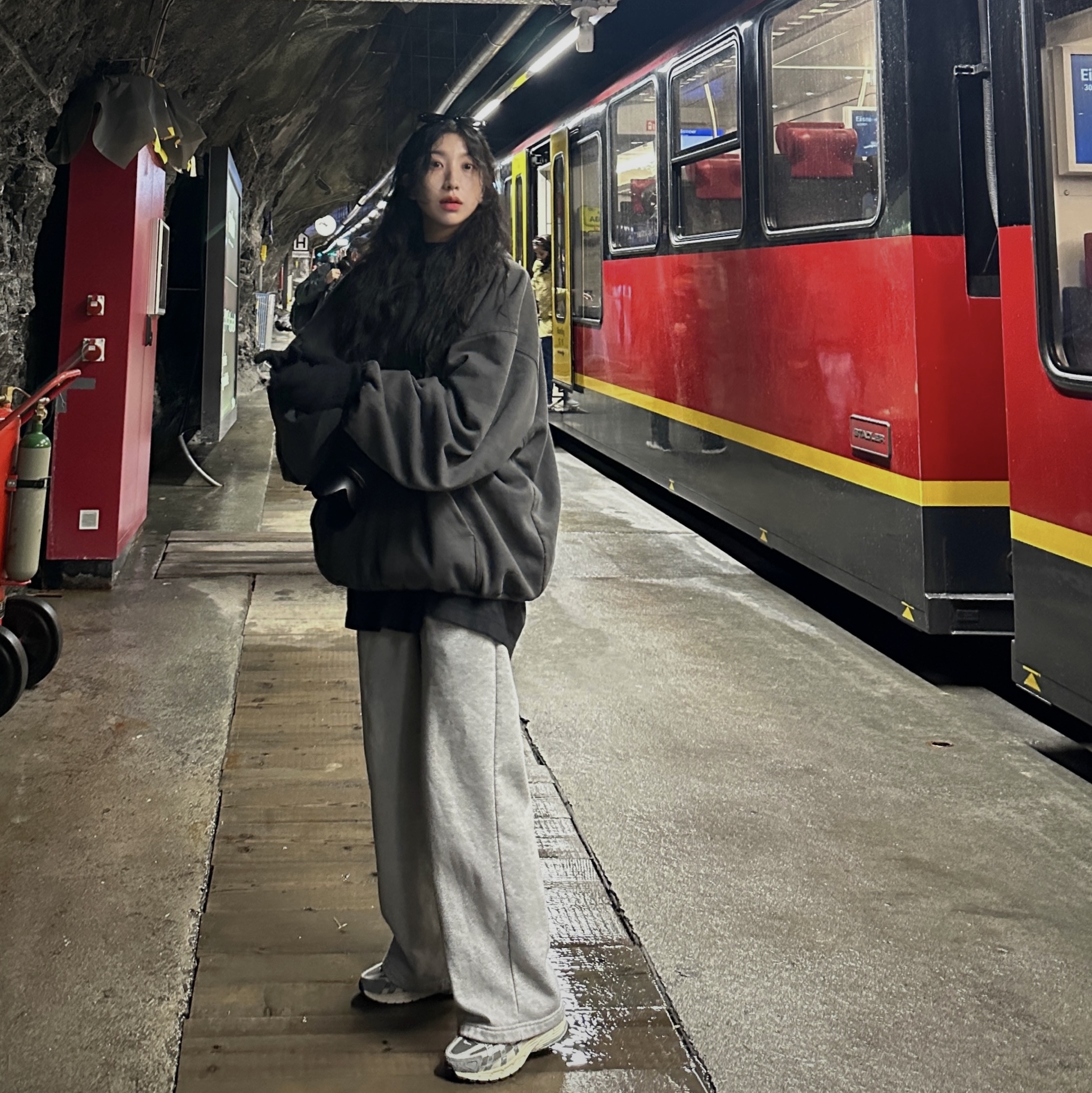 Nike P-6000 Flat Pewter Light Iron Ore, Yeezy Gap Engineered By Balenciaga Dove Hoodie Black 착용 스타일