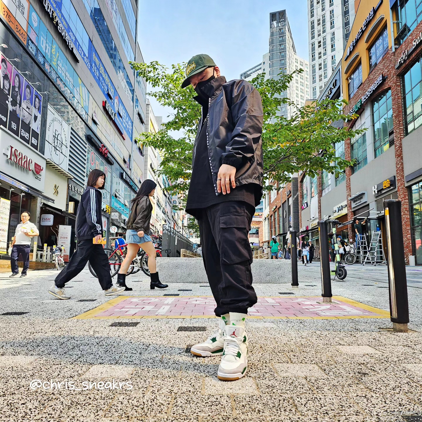 Human Made 5-Panel Twill Cap #1 Green, Louis Vuitton Discovery PM Bumbag Monogram Shadow Black 착용 스타일 - 3