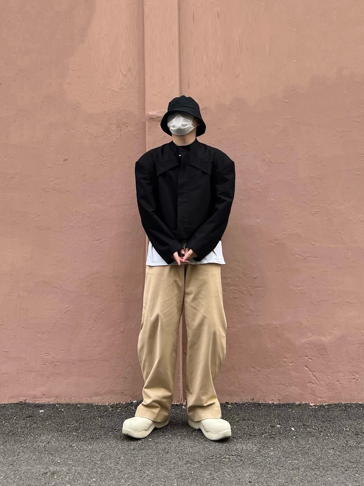 [KREAM 단독] Nonnod SS Cropped Rider Jacket Matt Black 착용 스타일