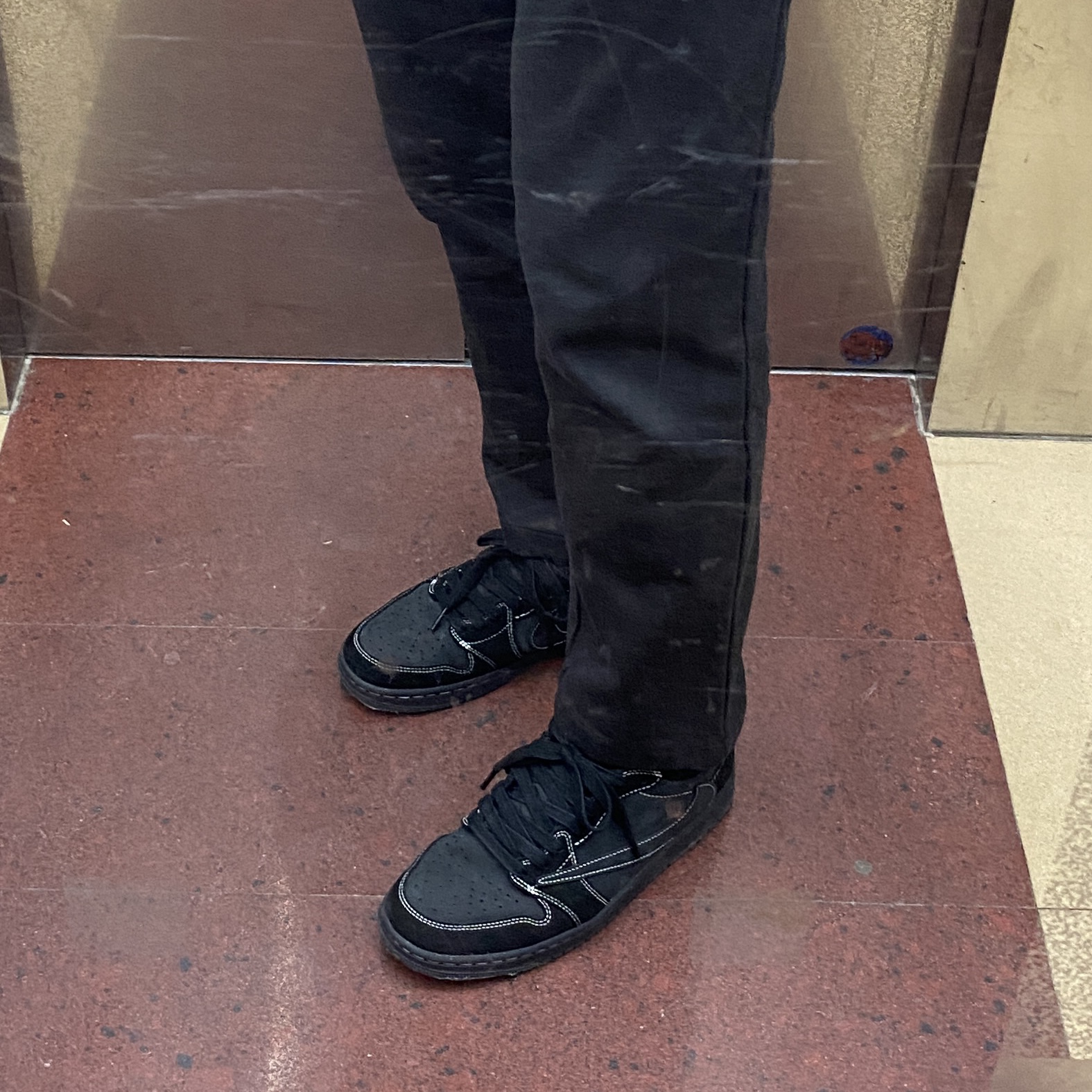 Jordan 1 x Travis Scott Retro Low OG SP Black Phantom 착용 스타일