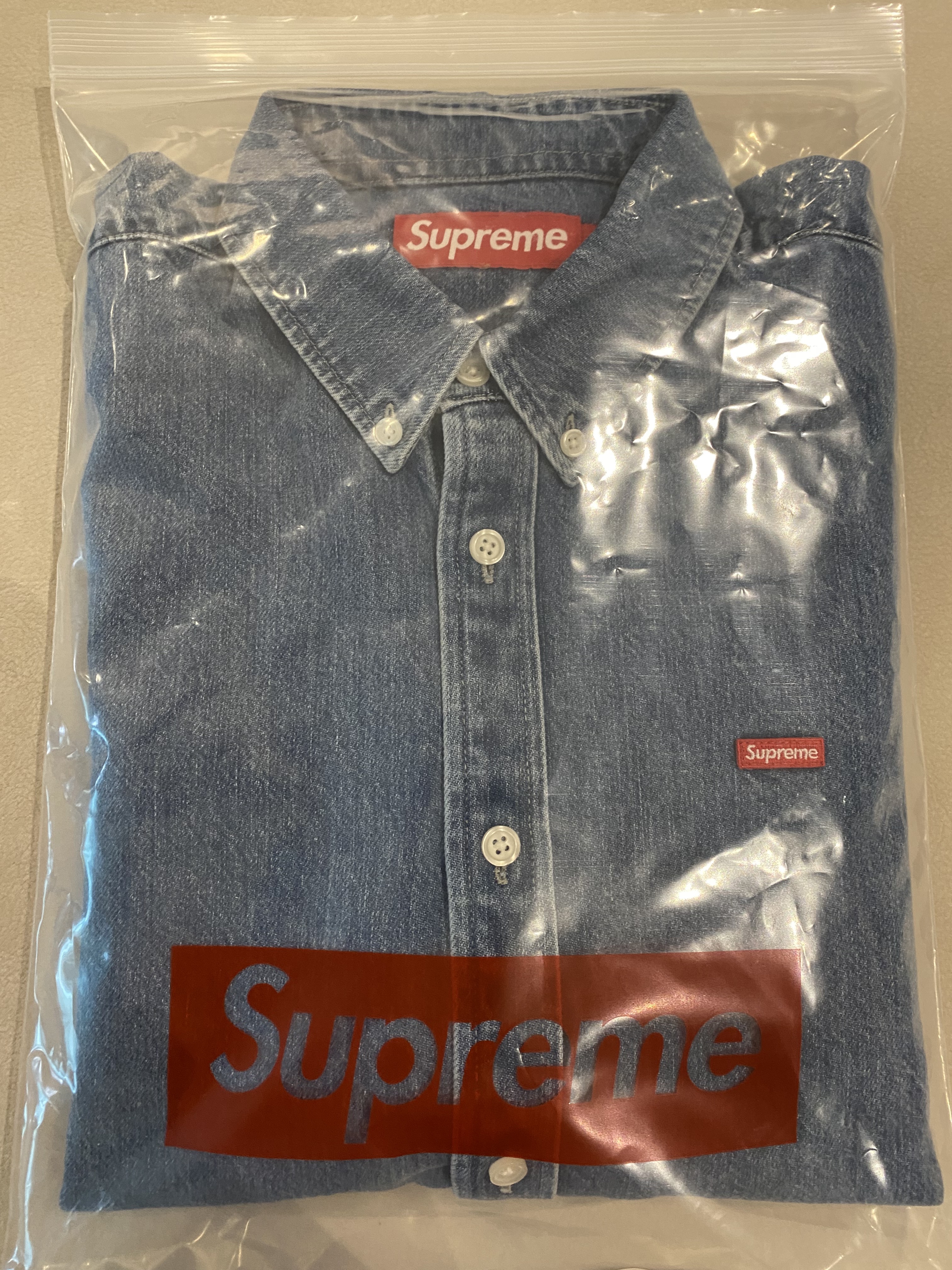 Supreme Small Box Shirt Denim - 23FW 착용 스타일