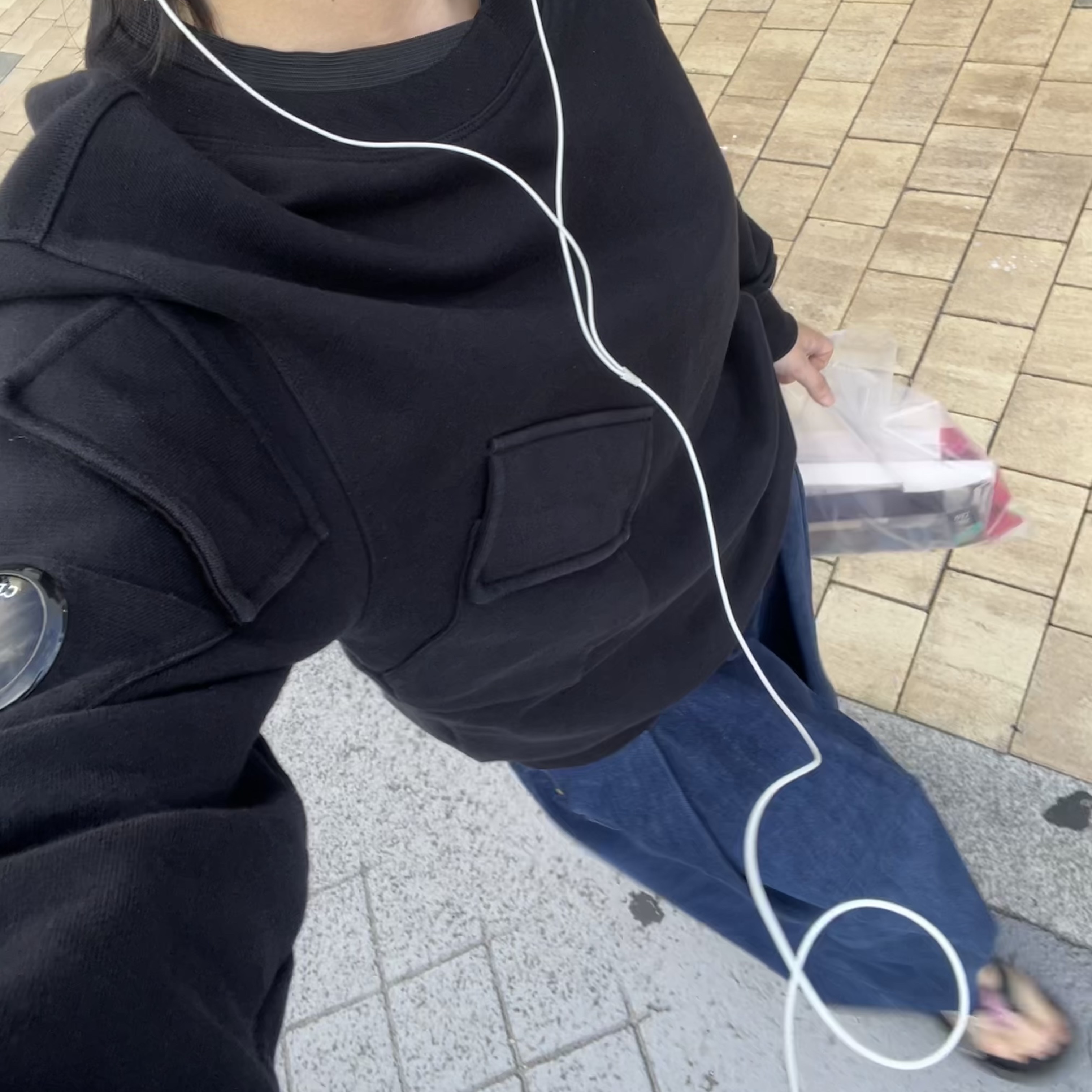 C.P. Company Diagonal Raised Fleece Sweatshirt Gauze White - 22FW, Zara x Ader Error Wide Leg Jeans Blue 착용 스타일 - 1