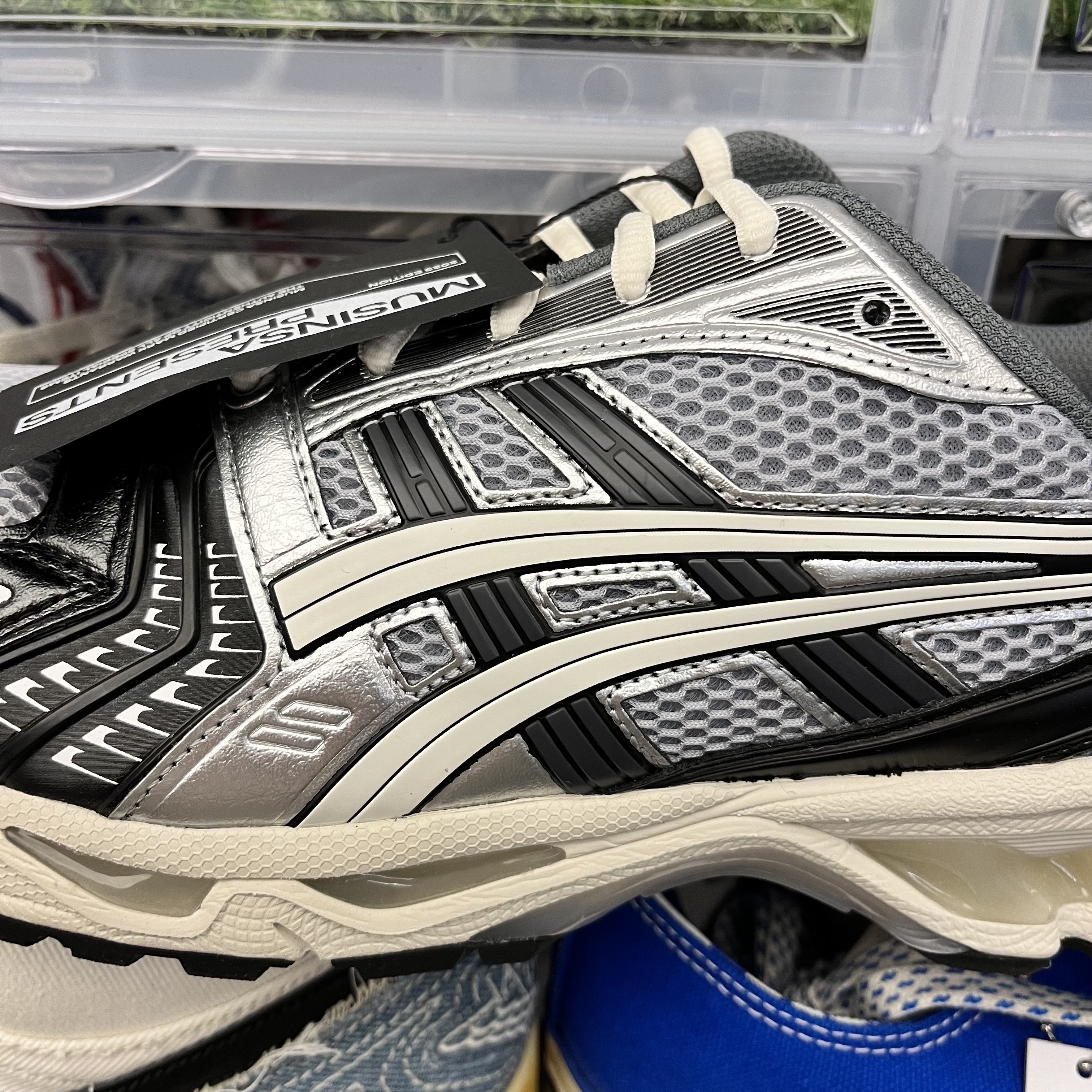 Asics Gel-Kayano 14 Black Glacier Grey 착용 스타일 - 1