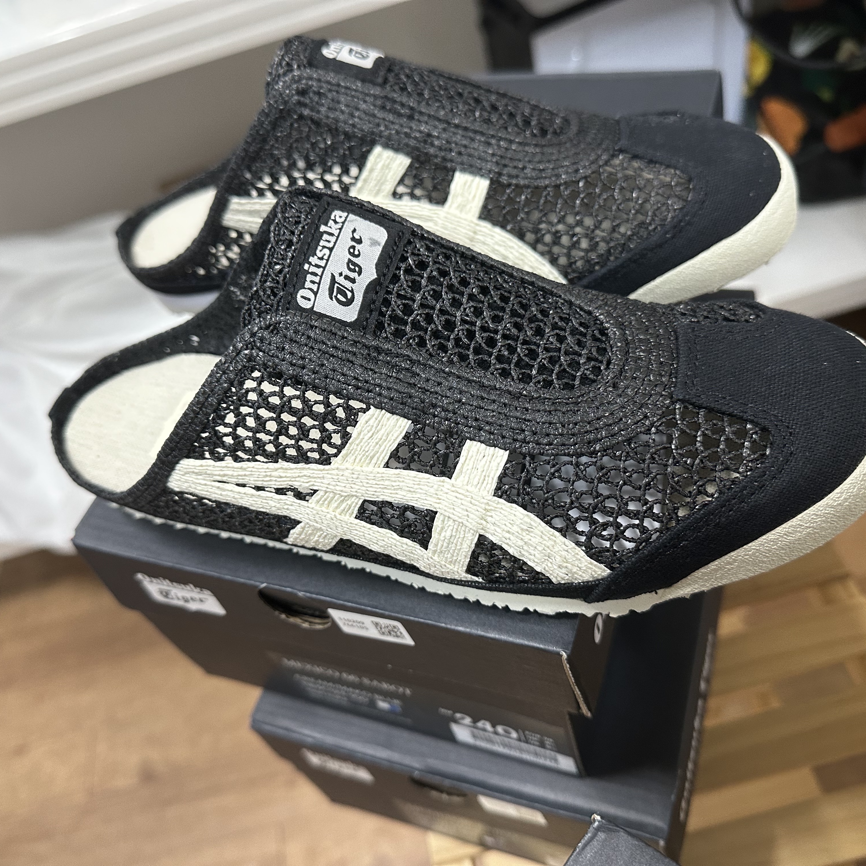 Onitsuka Tiger Mexico 66 Sabot Black Cream 착용 스타일