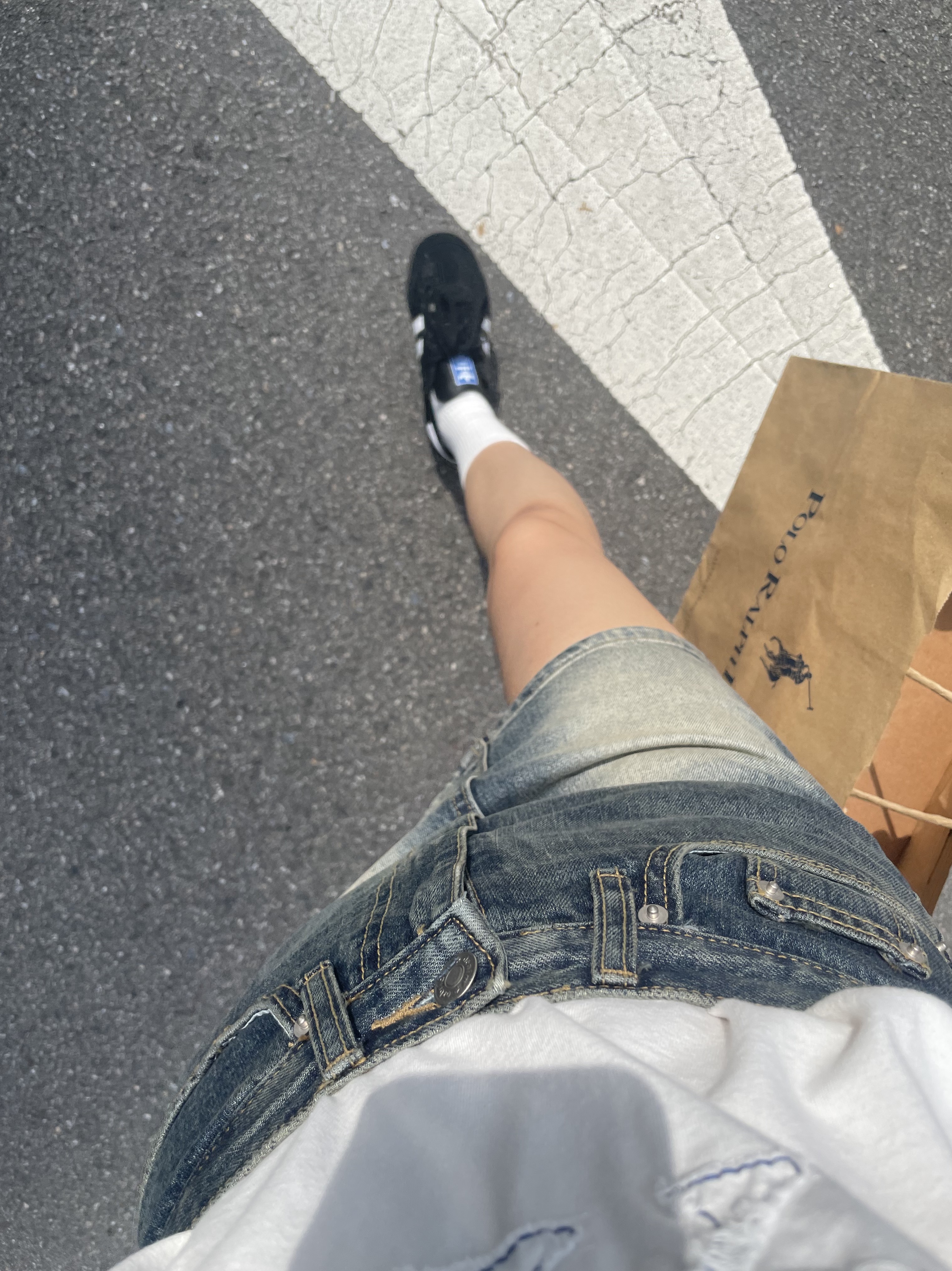 Adidas Samba OG Black White Gum 착용 스타일
