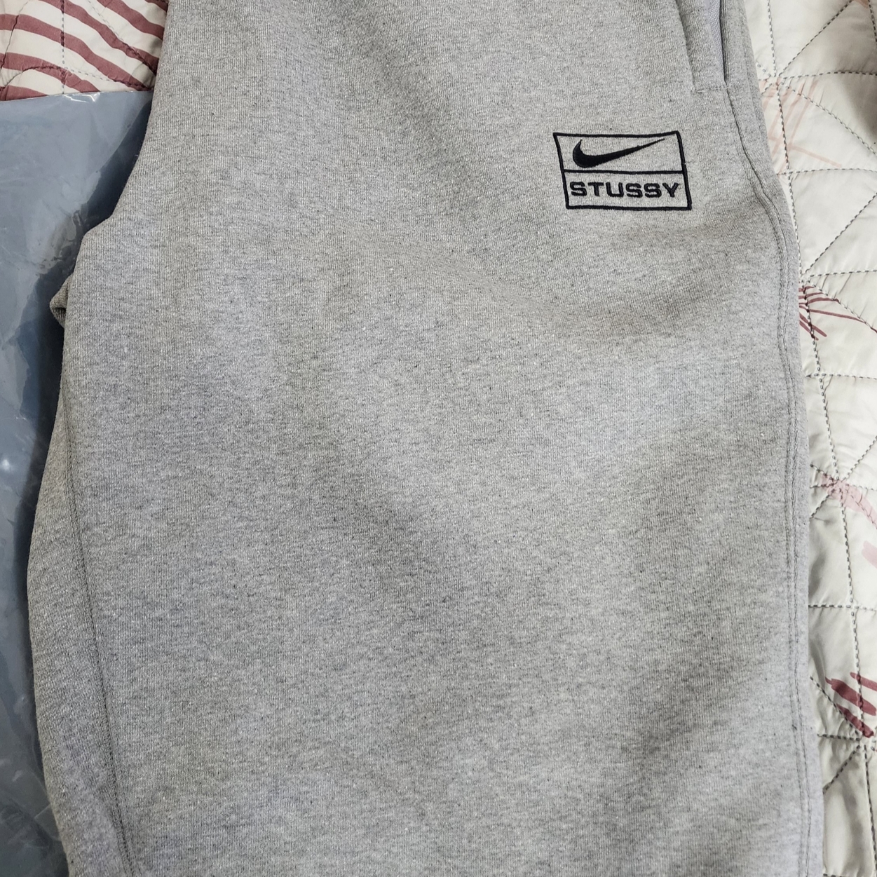 Nike x Stussy NRG RA Fleece Pants Dark Grey Heather (DJ9490-063) 착용 스타일