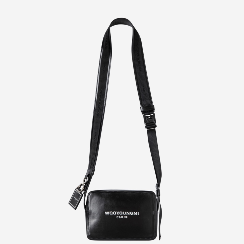 Wooyoungmi Square Mini Bag Black 착용 스타일