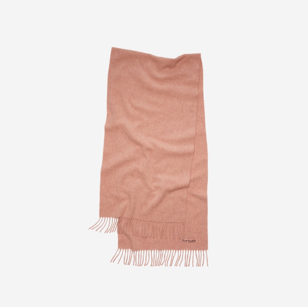 Acne Studios Narrow Wool Fringe Muffler Grey Melange, Acne Studios Narrow Wool Fringe Muffler Rose Melange 착용 스타일 - 2