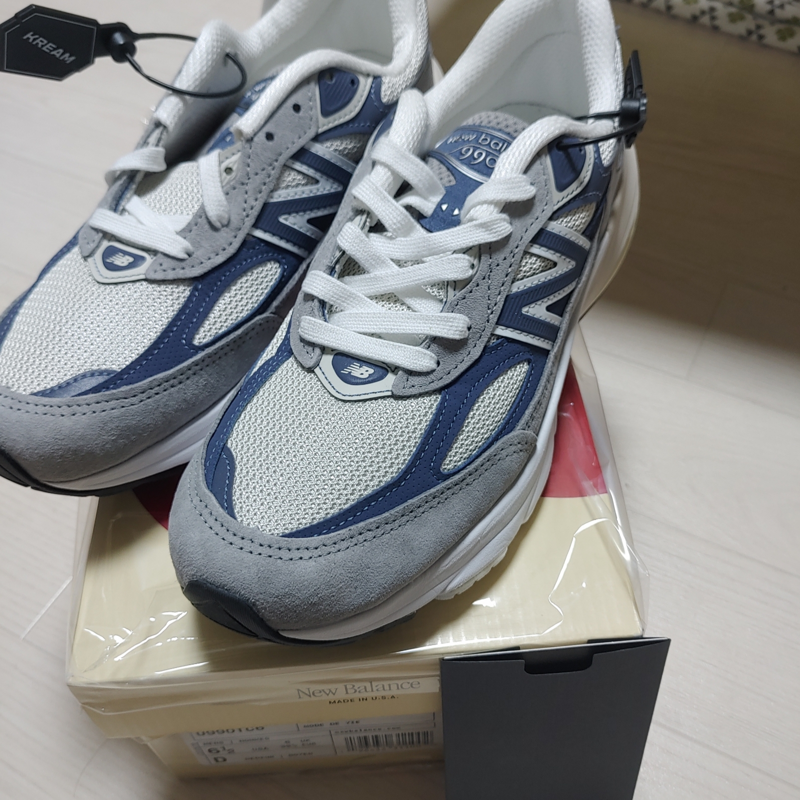 New Balance 990v6 Made in USA Gray Suede 착용 스타일