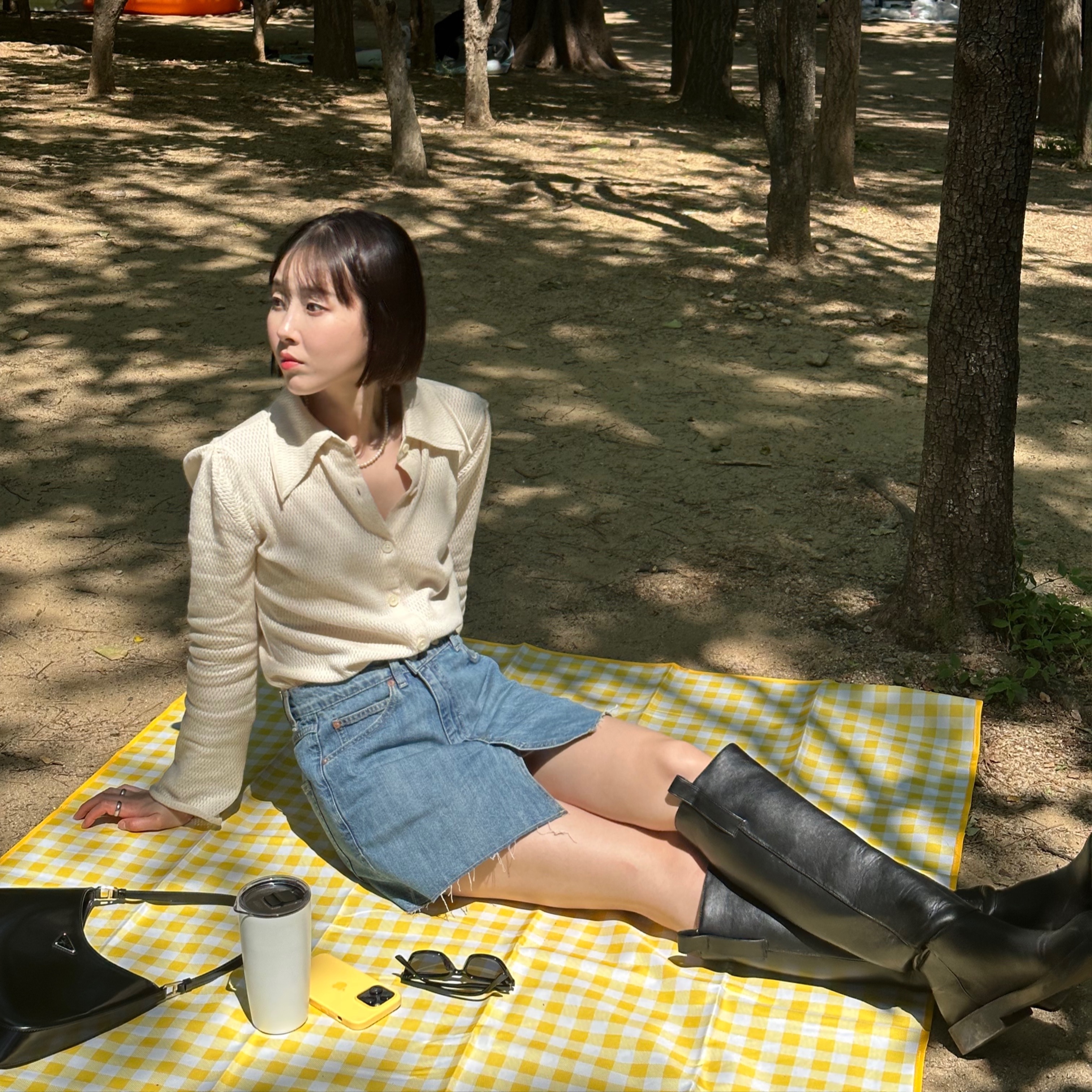 (W) Our Legacy Hollow Shirt Ecru Sparse Cotton 착용 스타일 - 2