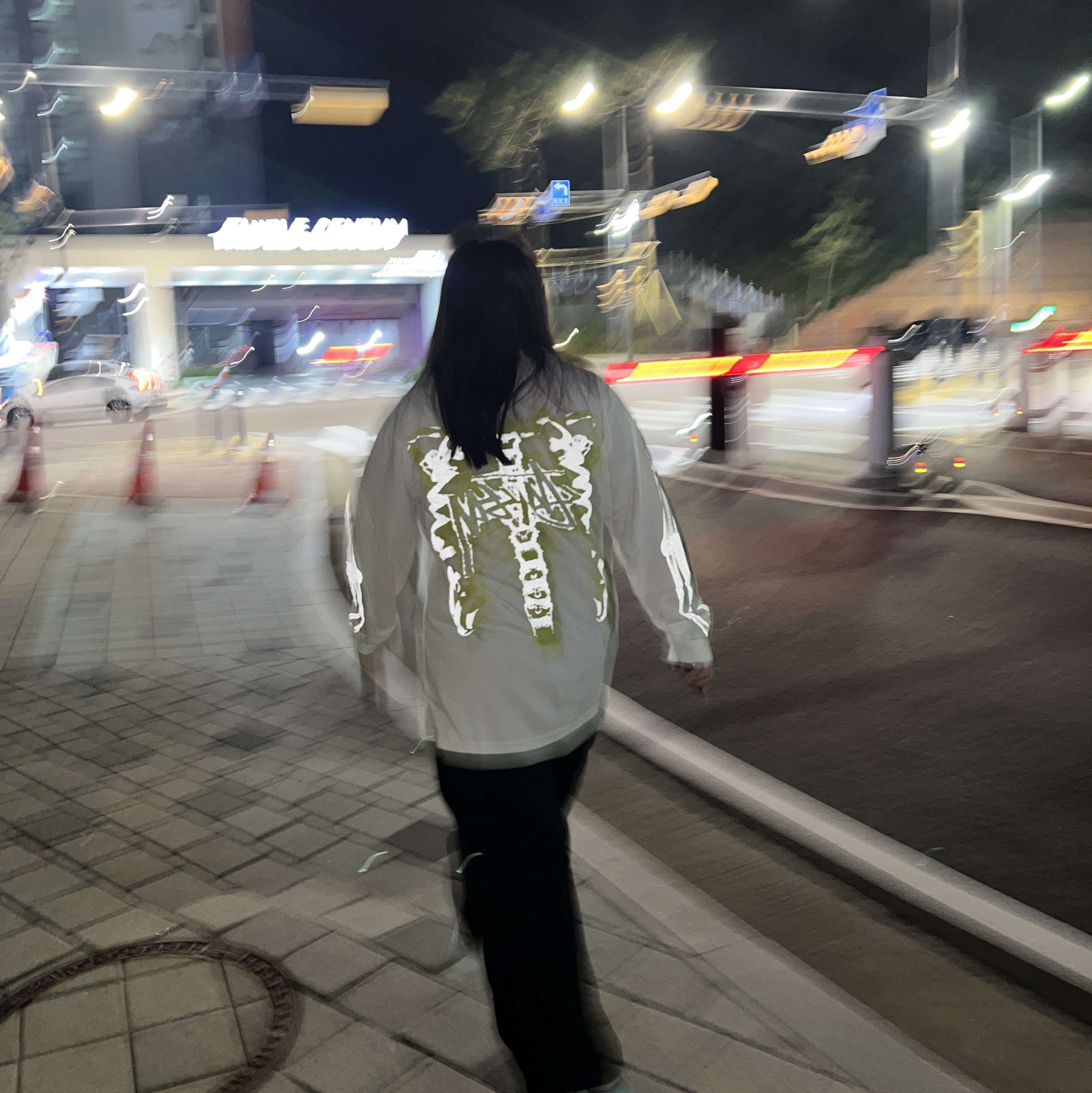 Stussy Rib Cage LS T-Shirt White 착용 스타일