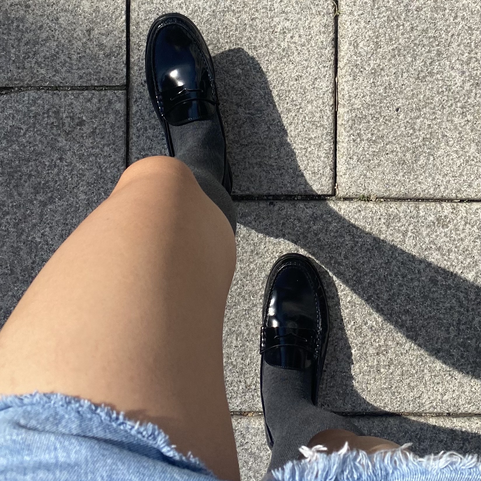 Saint Laurent Le Loafer Penny Slippers in Smooth Leather Black 착용 스타일