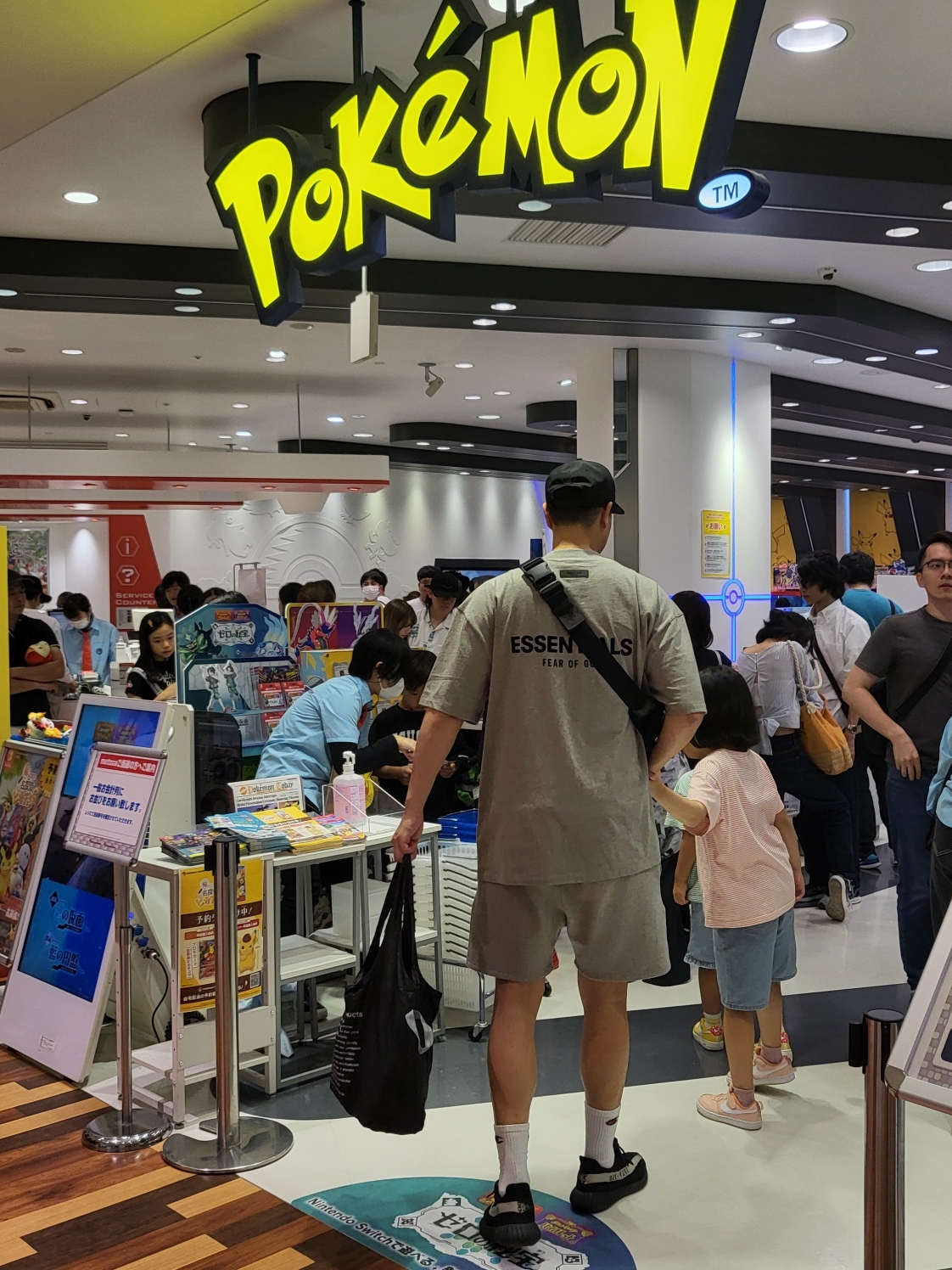 Nike NSW Woven Lined Flow Shorts Black - Asia, Essentials The Core Collection T-Shirt Dark Oatmeal 착용 스타일 - 2