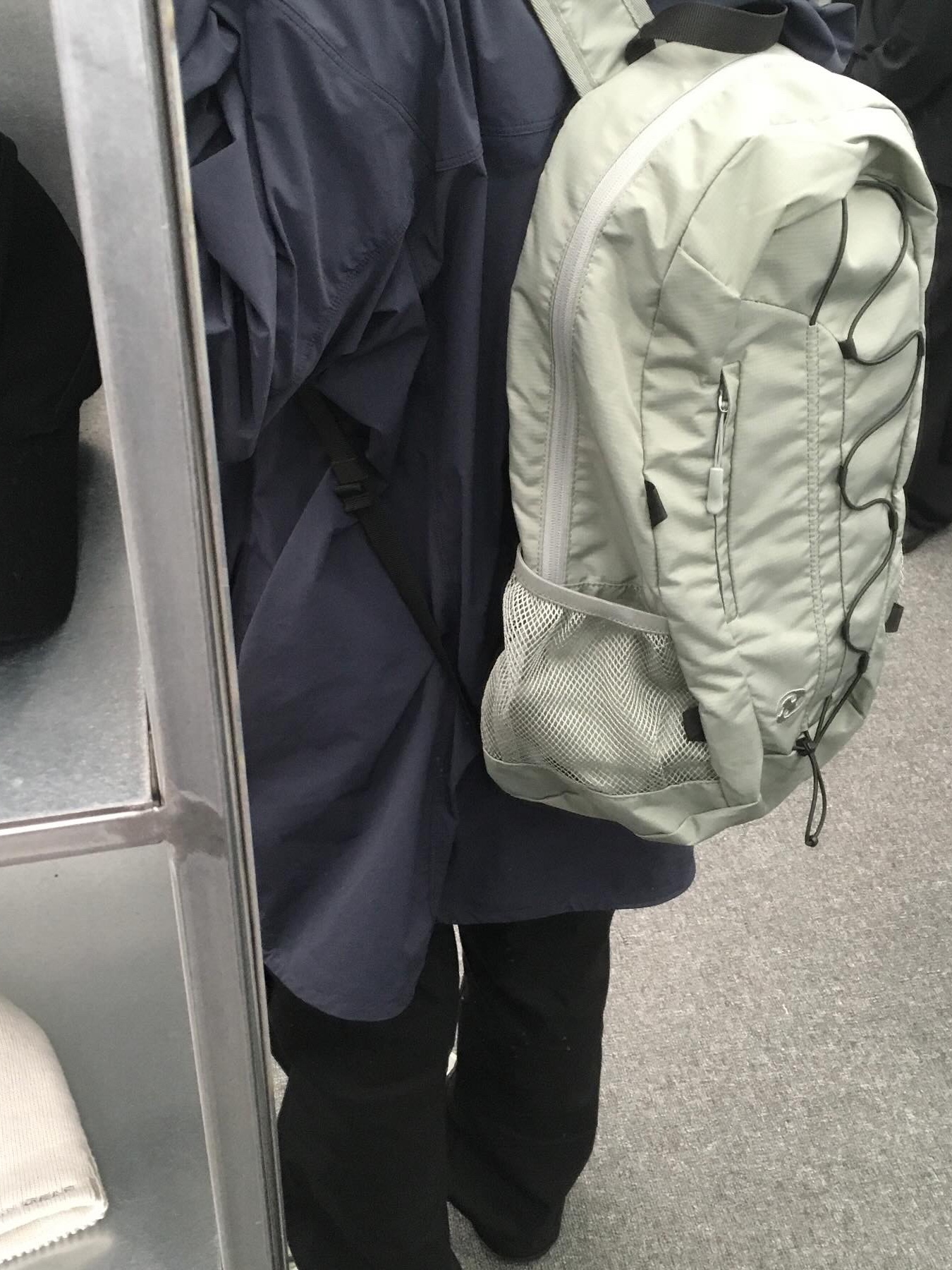 Arc'teryx Gamma Lightweight Hoody Black Sapphire 착용 스타일