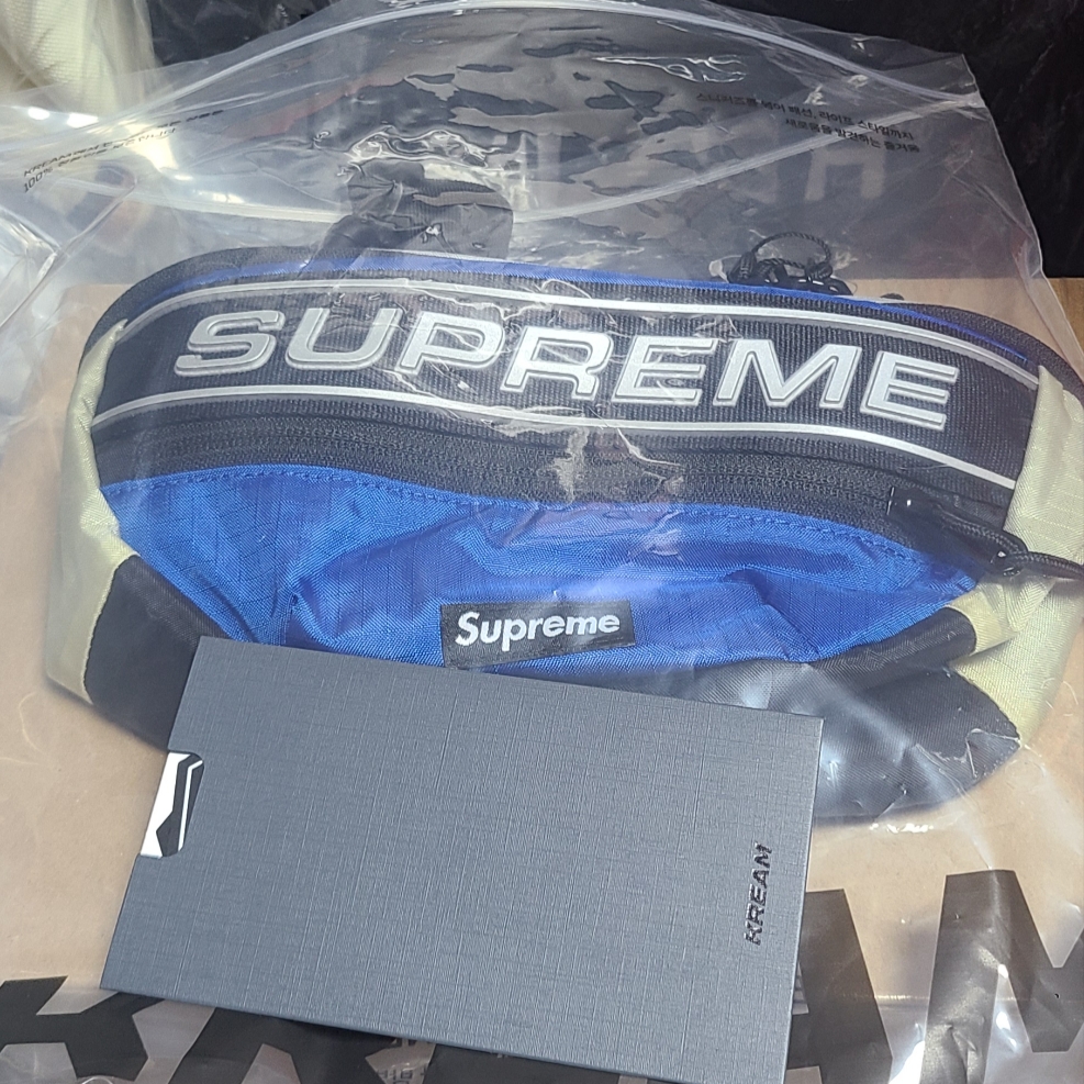Supreme Waist Bag Blue - 23FW 착용 스타일 - 2