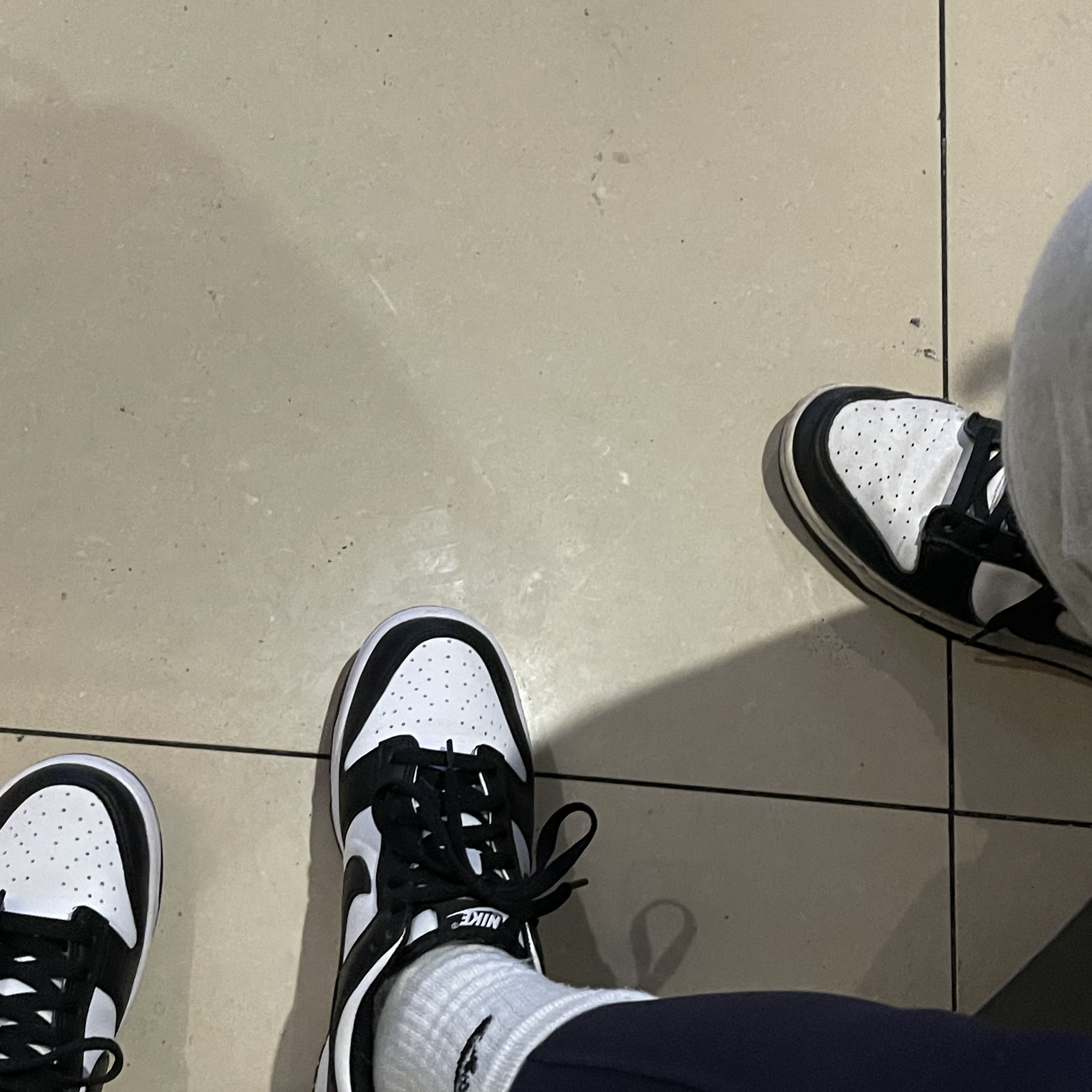 (GS) Nike Dunk Low Black 착용 스타일