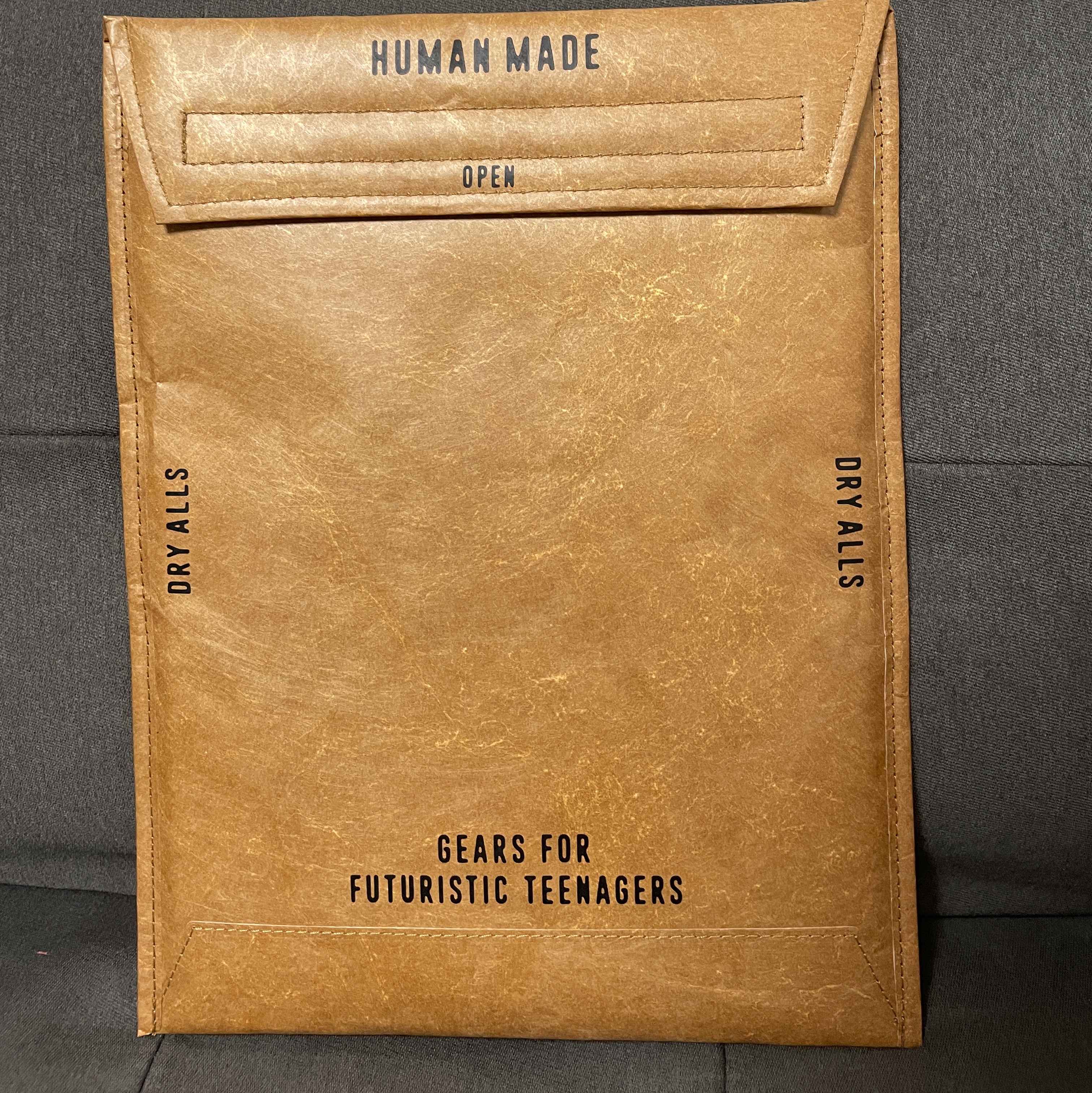 Human Made PC & Tablet Sleeve 14 Inch Beige 착용 스타일 - 3