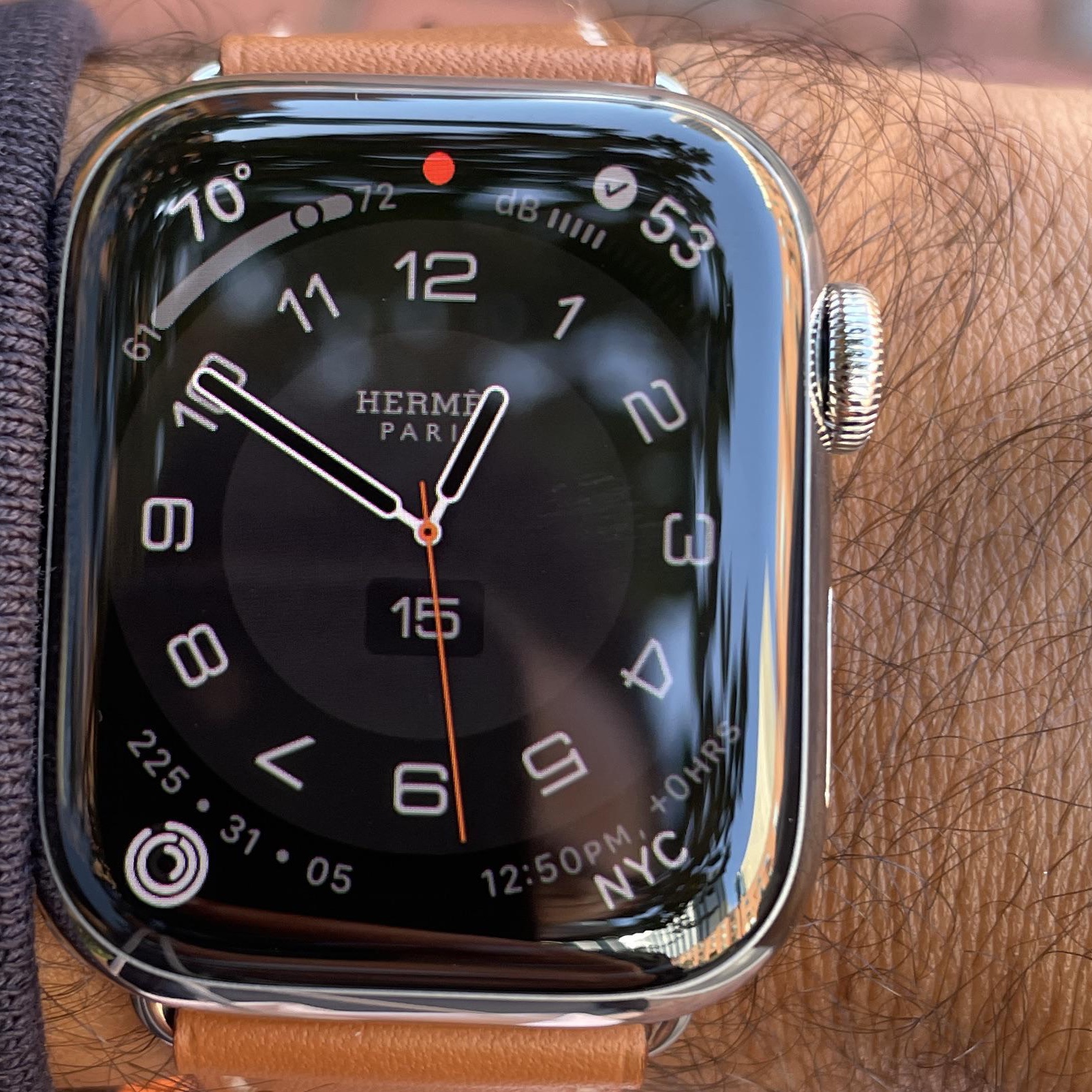 Apple Watch Hermes Series 8 45mm Silver Stainless Steel Case with Single Tour Gold (Korean Ver.) 착용 스타일