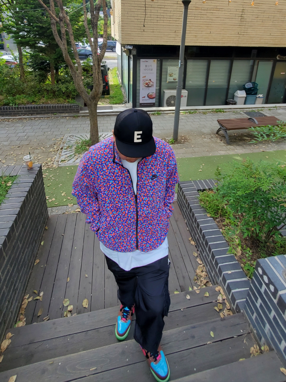 Essentials x New Era E Trucker Cap Black, Nike x Undefeated Air Force 1 Low SP Multi Patent Pink Prime 착용 스타일 - 3