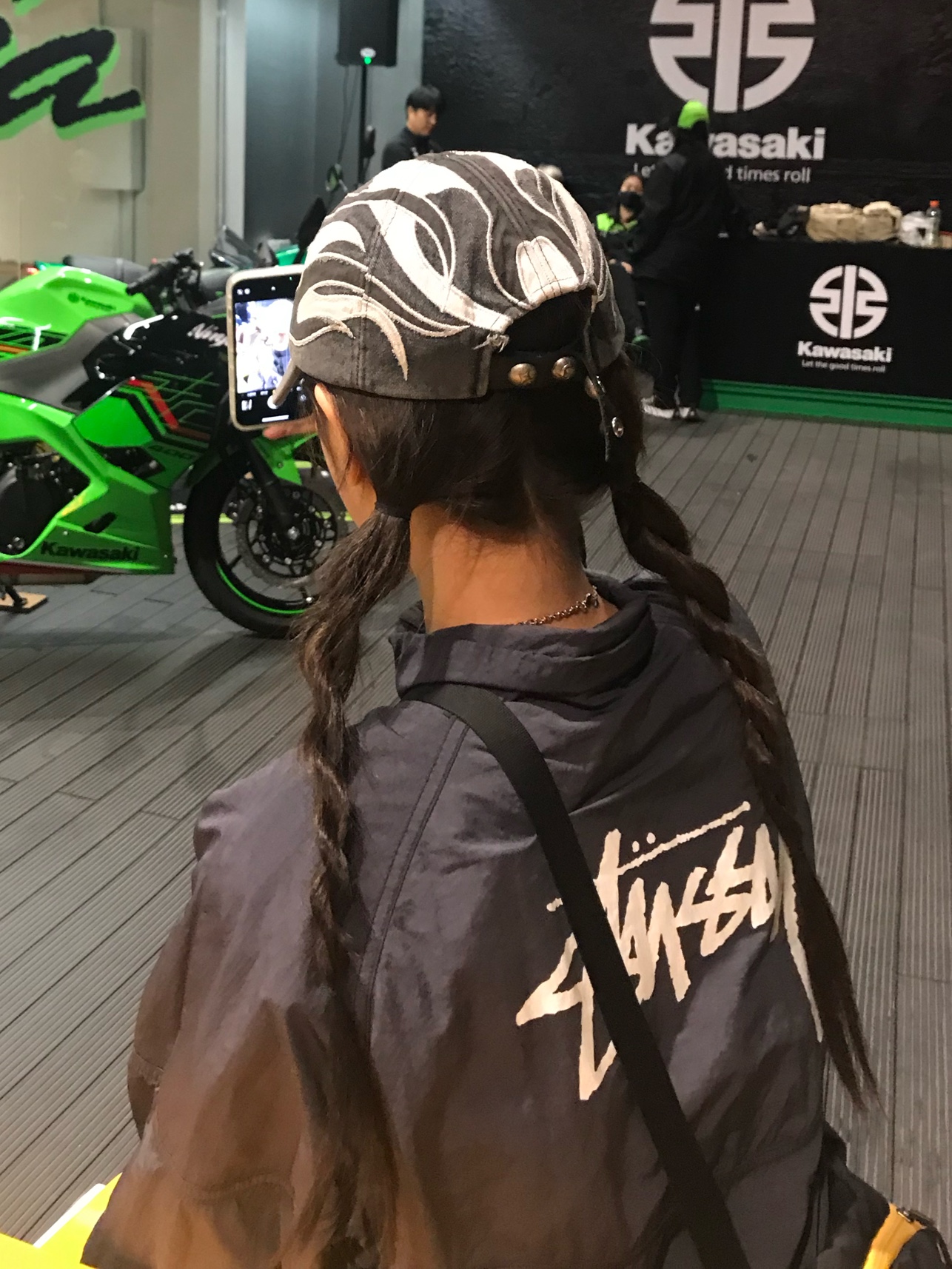Nike x Stussy Windrunner Jacket Off Noir 착용 스타일