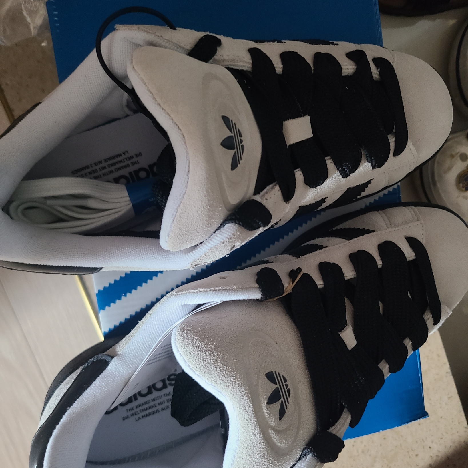 Adidas Campus 00s Cloud White Core Black 착용 스타일