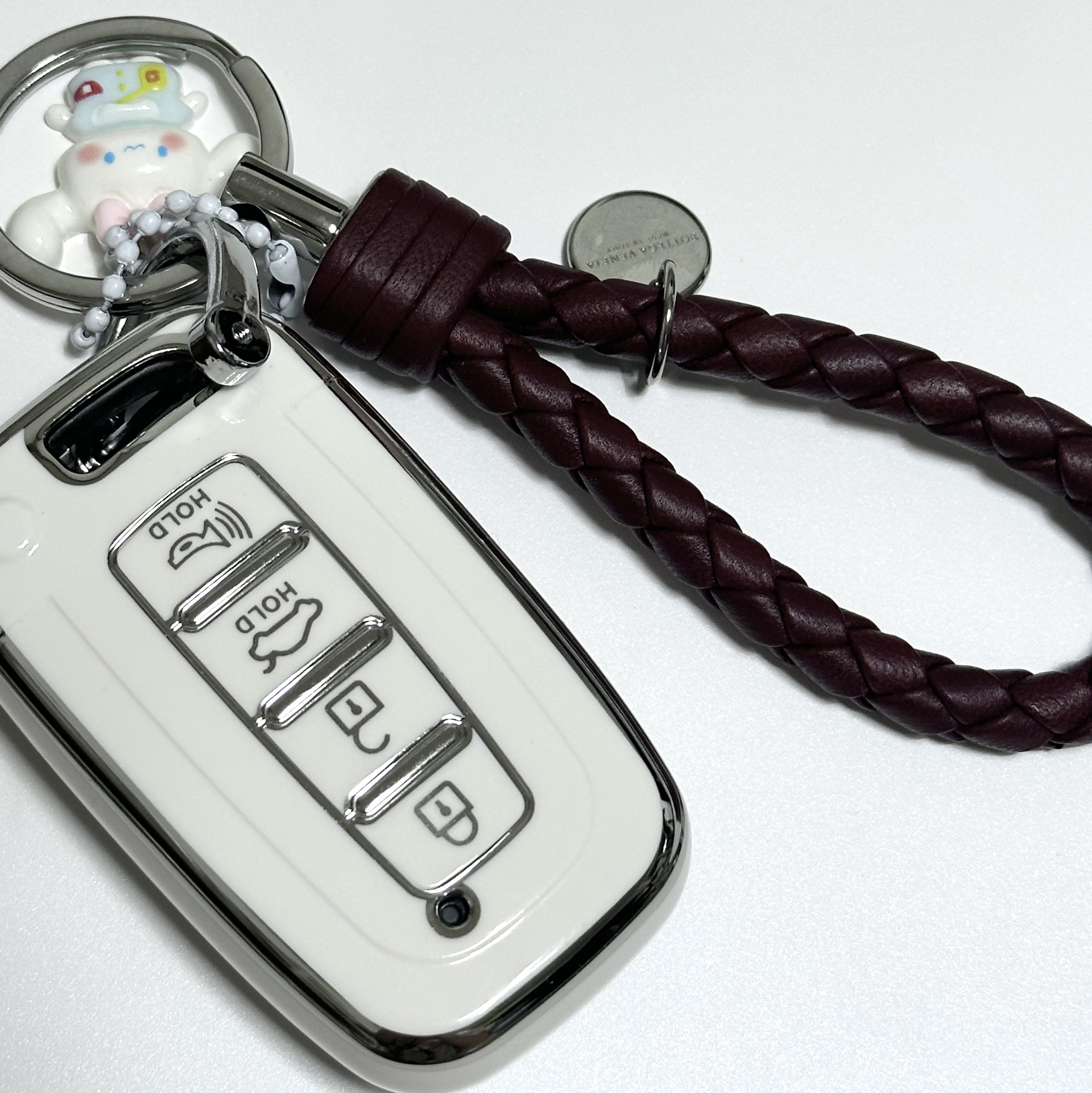 Bottega Veneta Logo Tag Keyring Bordeaux 착용 스타일 - 1