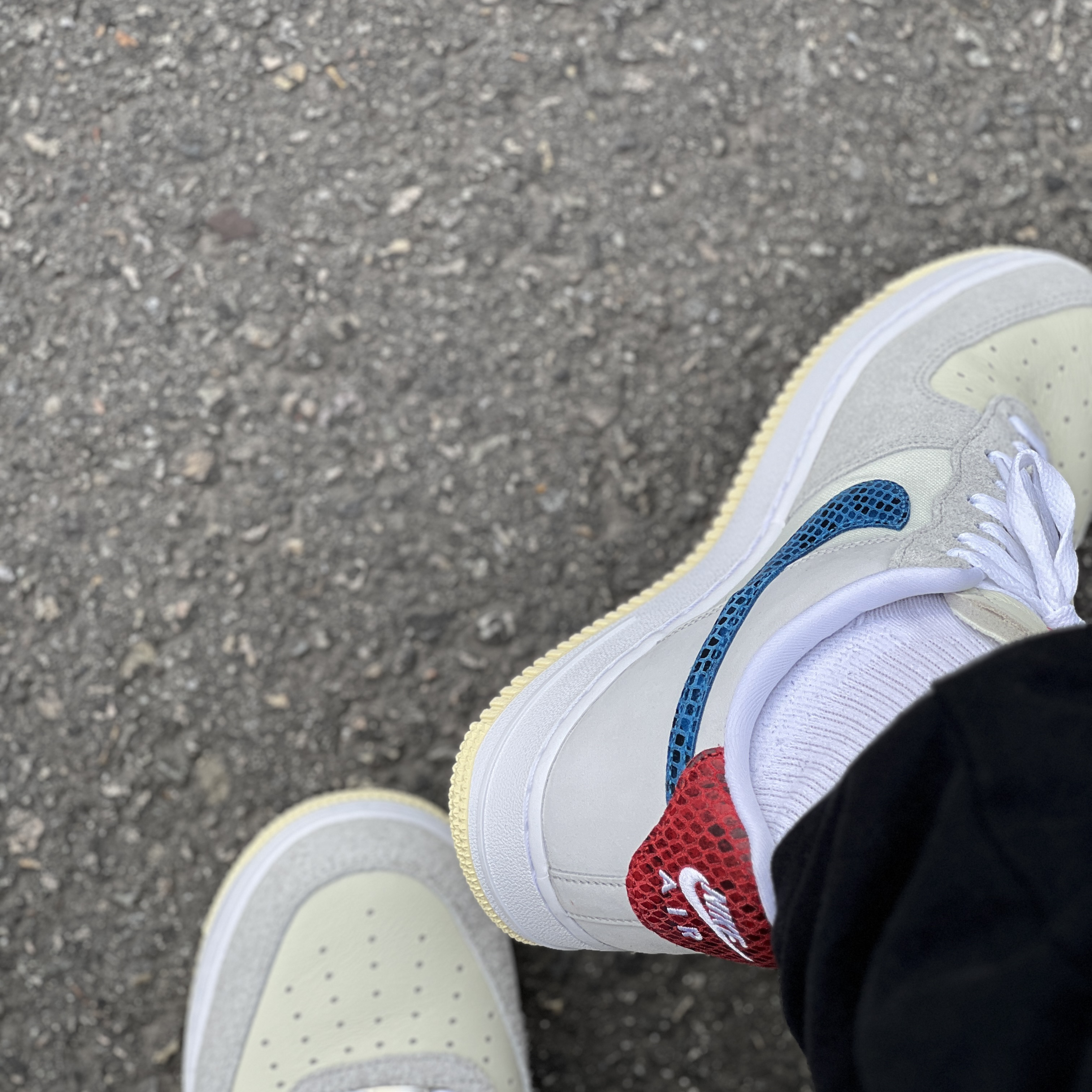 Nike x Undefeated Air Force 1 Low SP 5 On It 착용 스타일 - 2