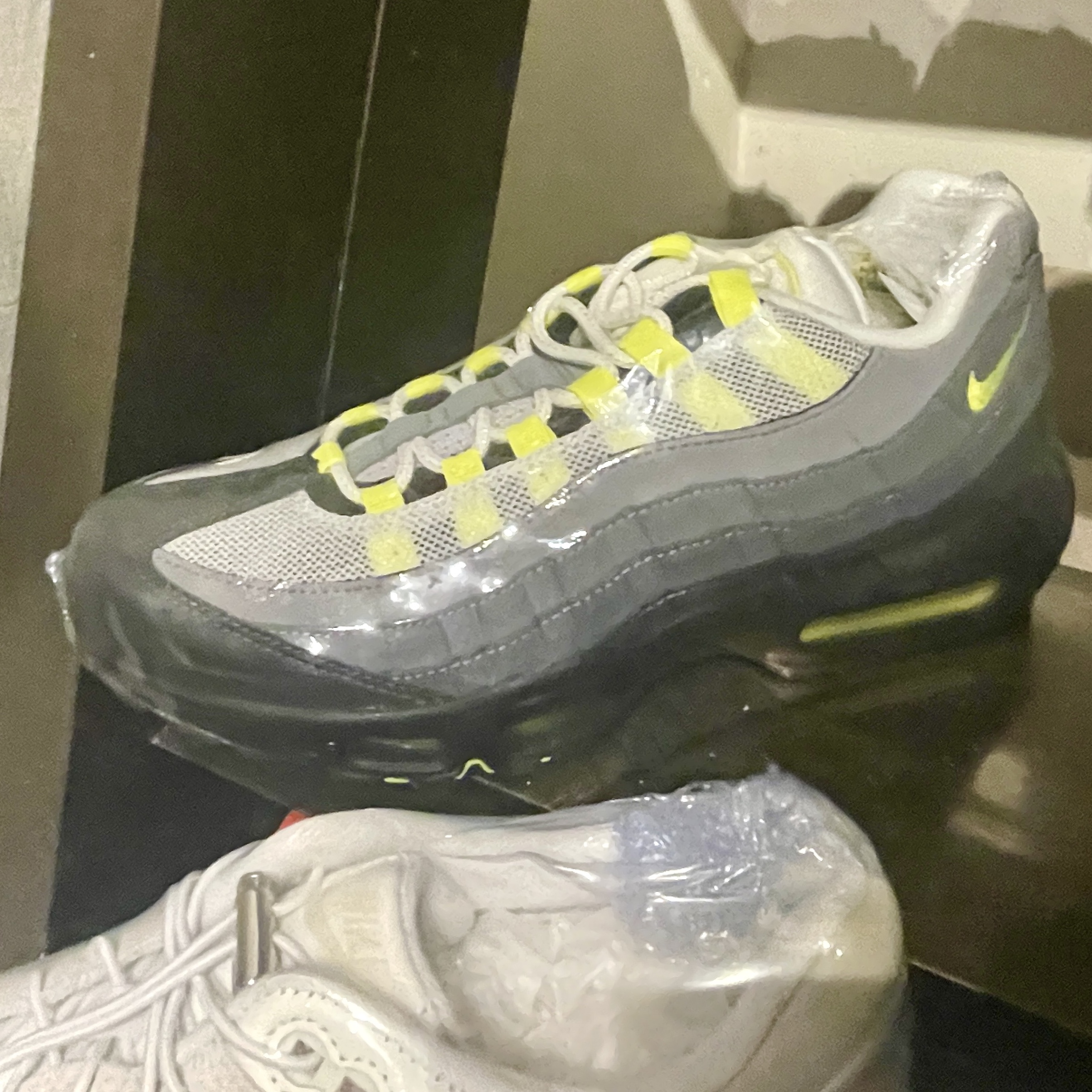 Nike Air Max 95 OG Neon Yellow 2020 착용 스타일