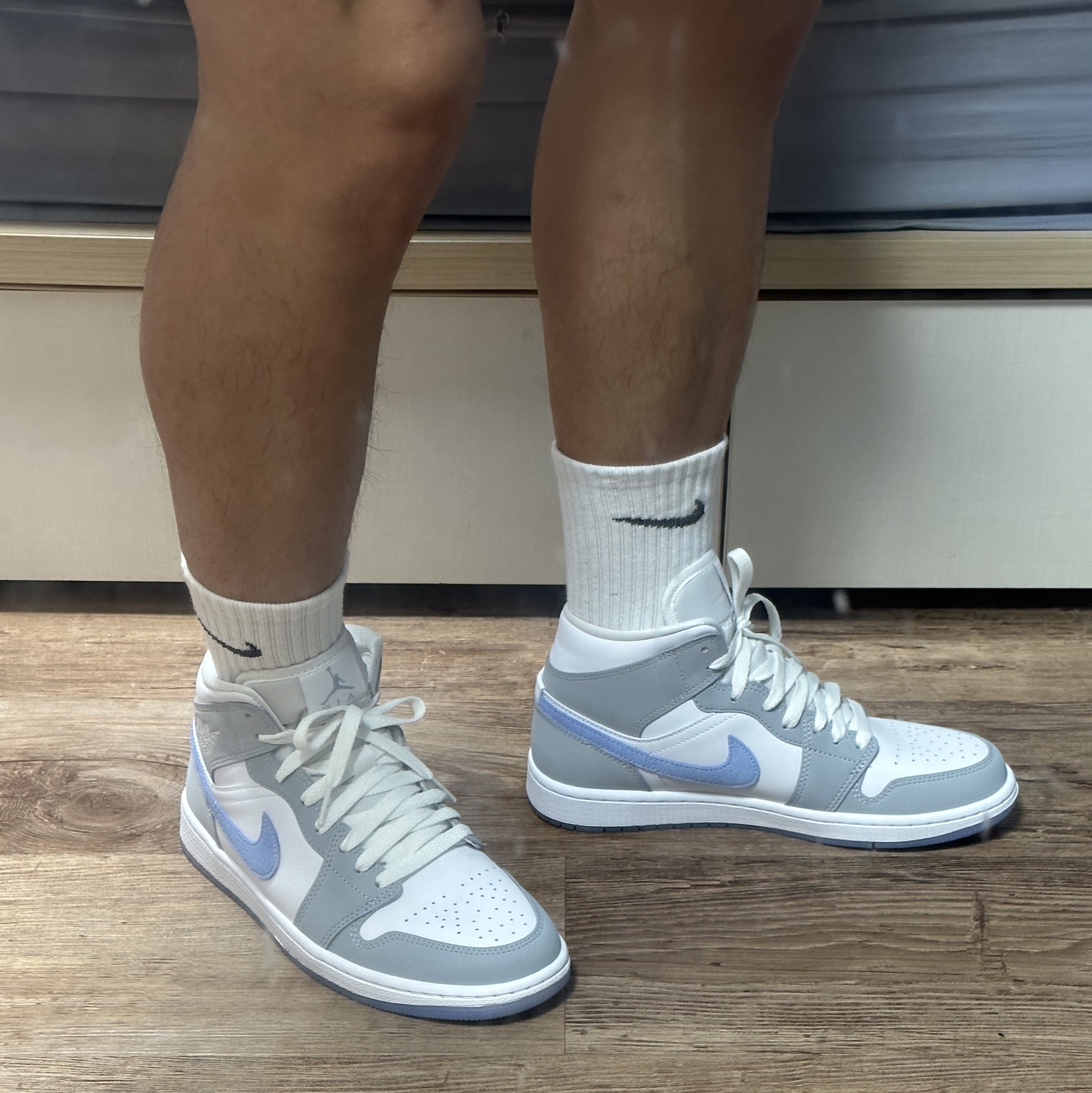 (W) Jordan 1 Mid Wolf Grey 착용 스타일