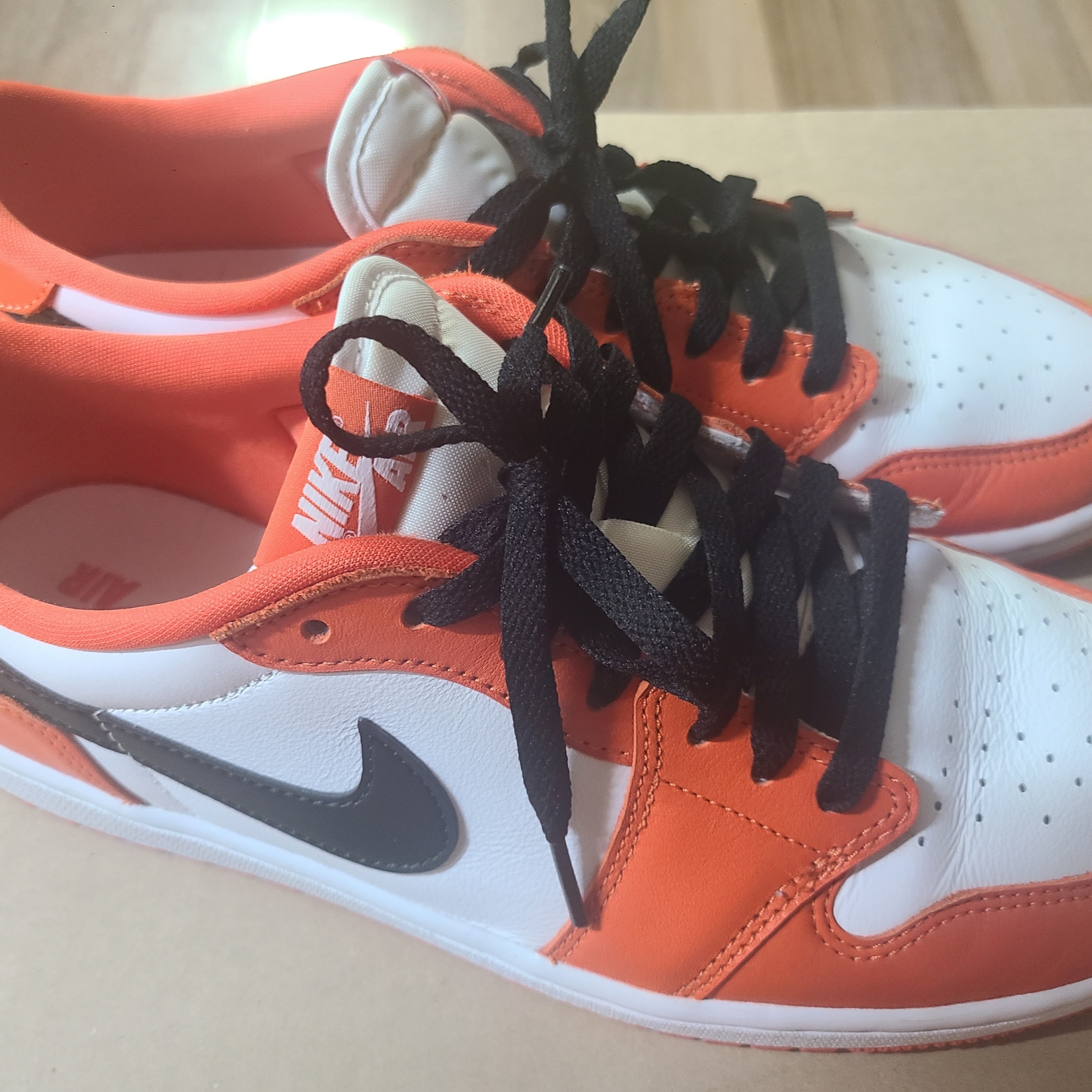 Jordan 1 Low OG Starfish 착용 스타일
