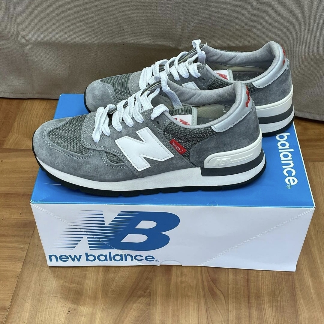 New Balance 990v1 Made in USA Grey White 착용 스타일