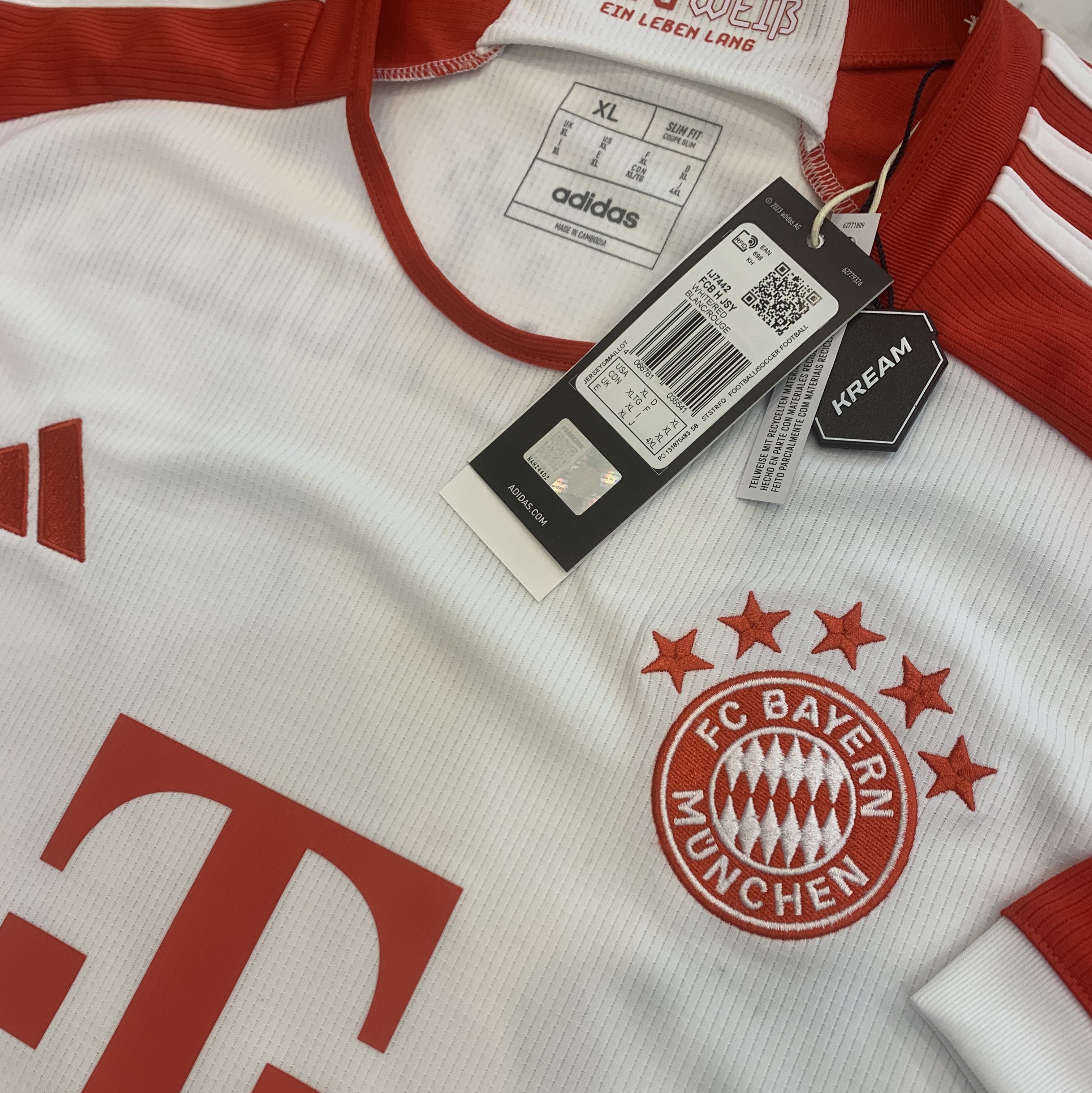 Adidas Bayern Munchen 2023/24 Home Jersey White Red - US Sizing (Non Marking Ver.) 착용 스타일 - 1