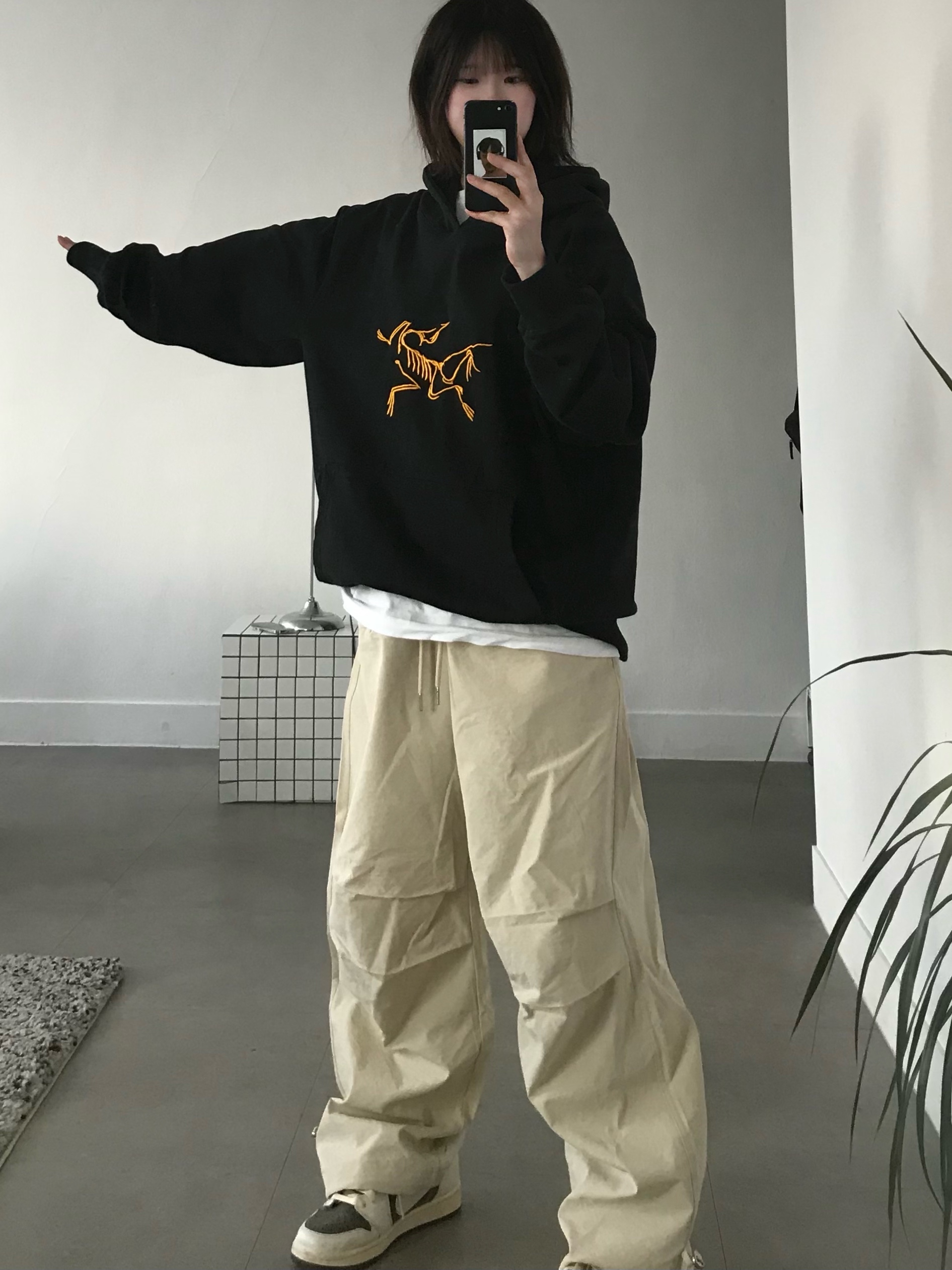 Arc'teryx Mantis 2 Waistpack 24K Black, Palace x Arc'teryx Hood Black - 20FW 착용 스타일 - 2