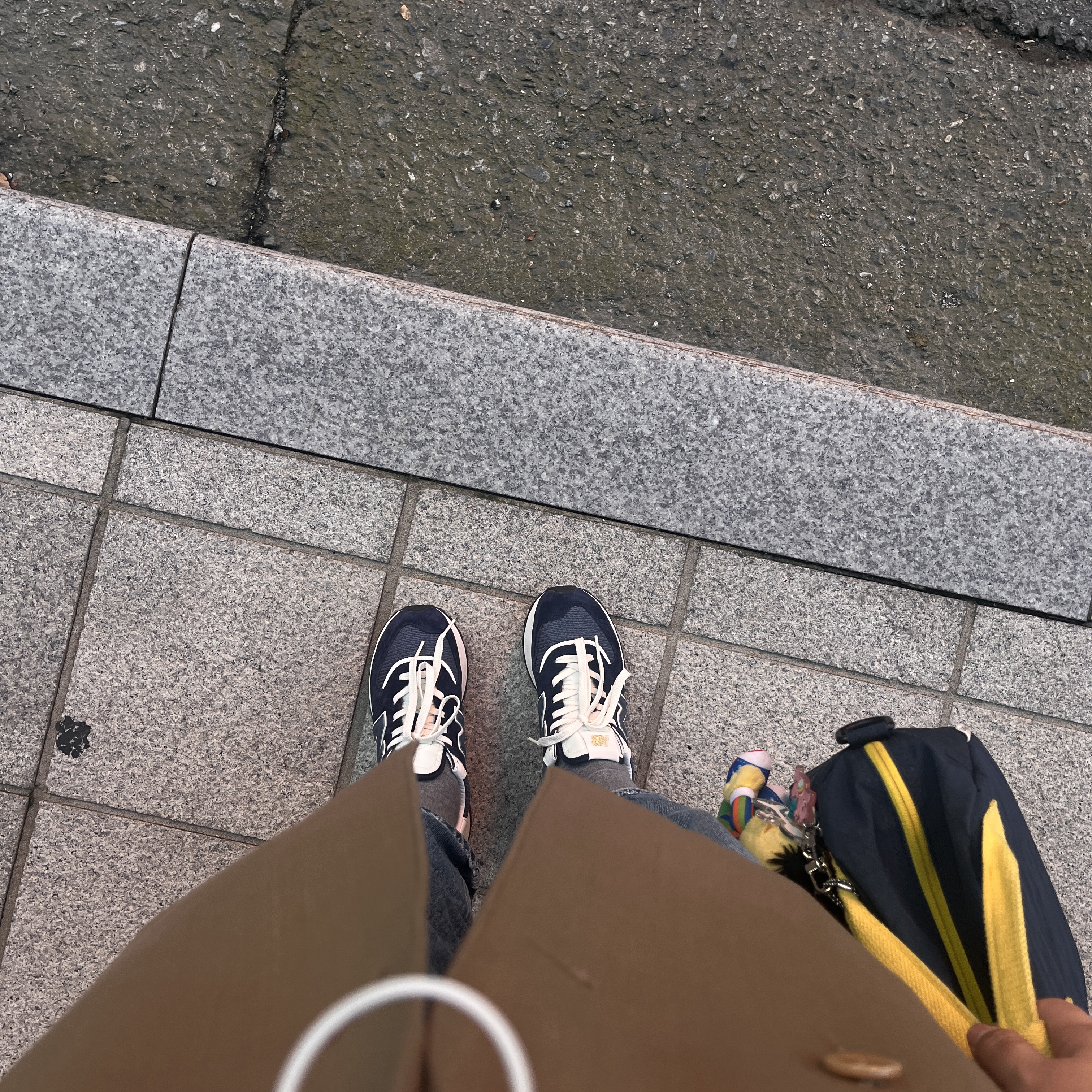 New Balance 574 Legacy Navy 착용 스타일