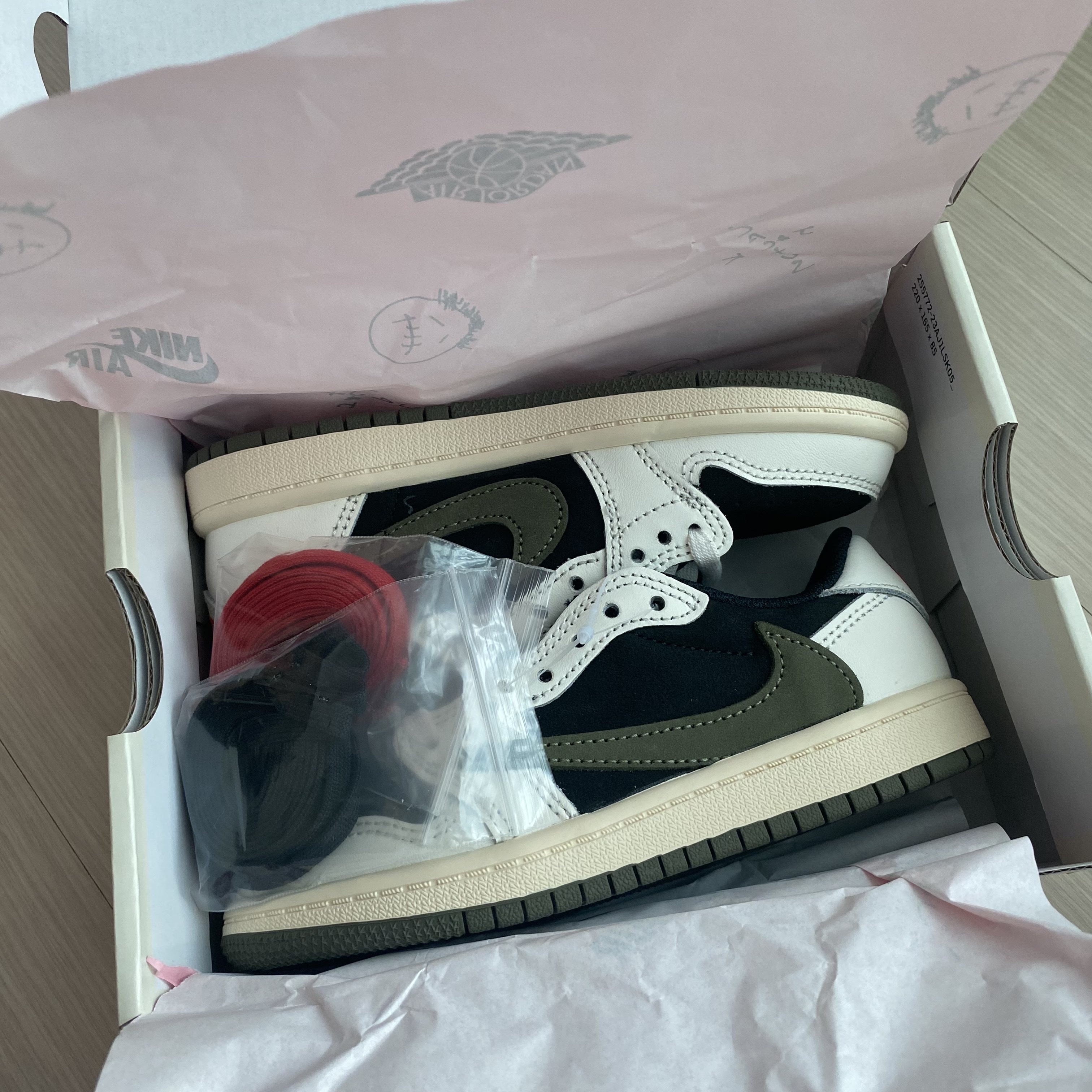 (TD) Jordan 1 x Travis Scott Retro Low OG SP Medium Olive 착용 스타일