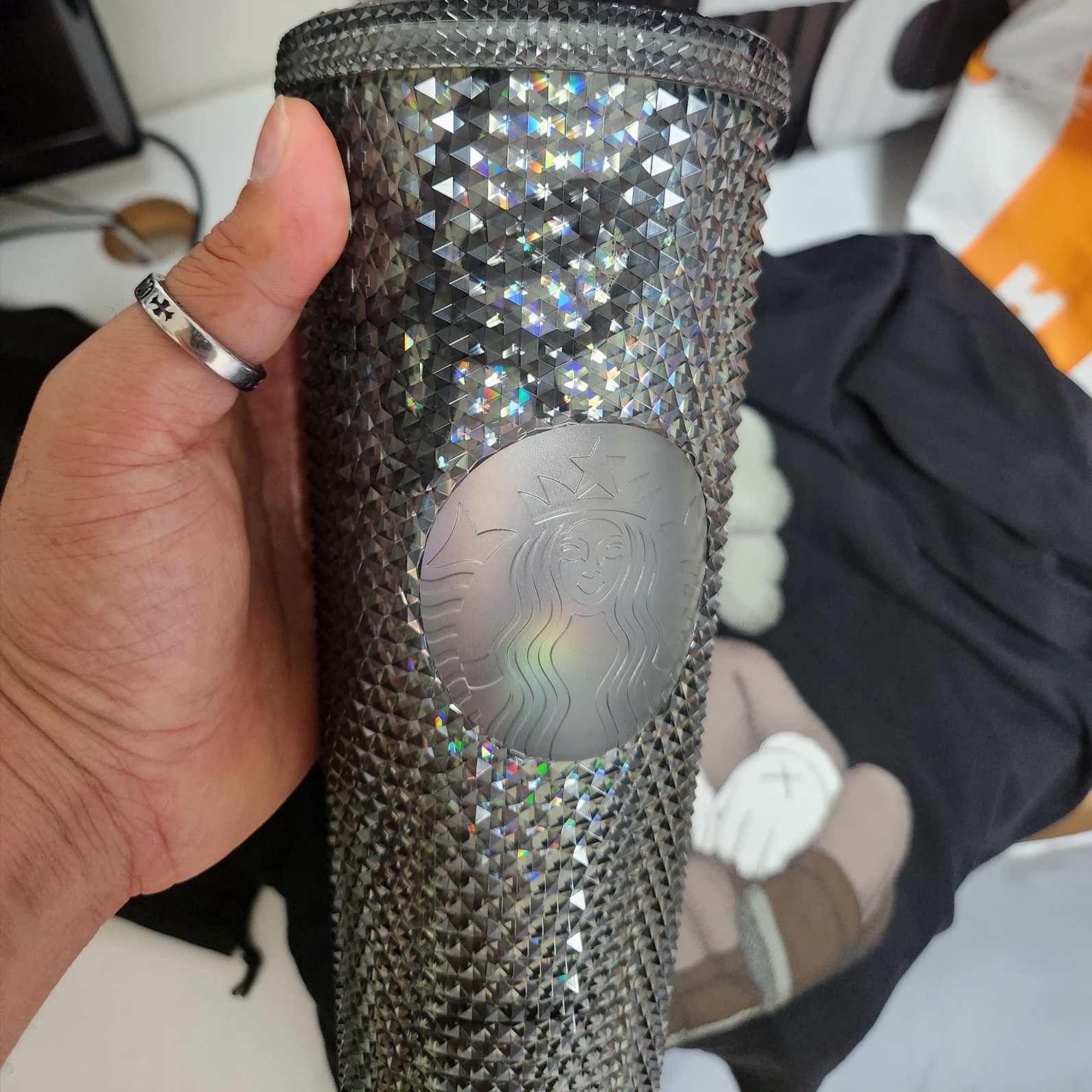 Starbucks x Blackpink Black Stud Cold Cup 710ml 착용 스타일