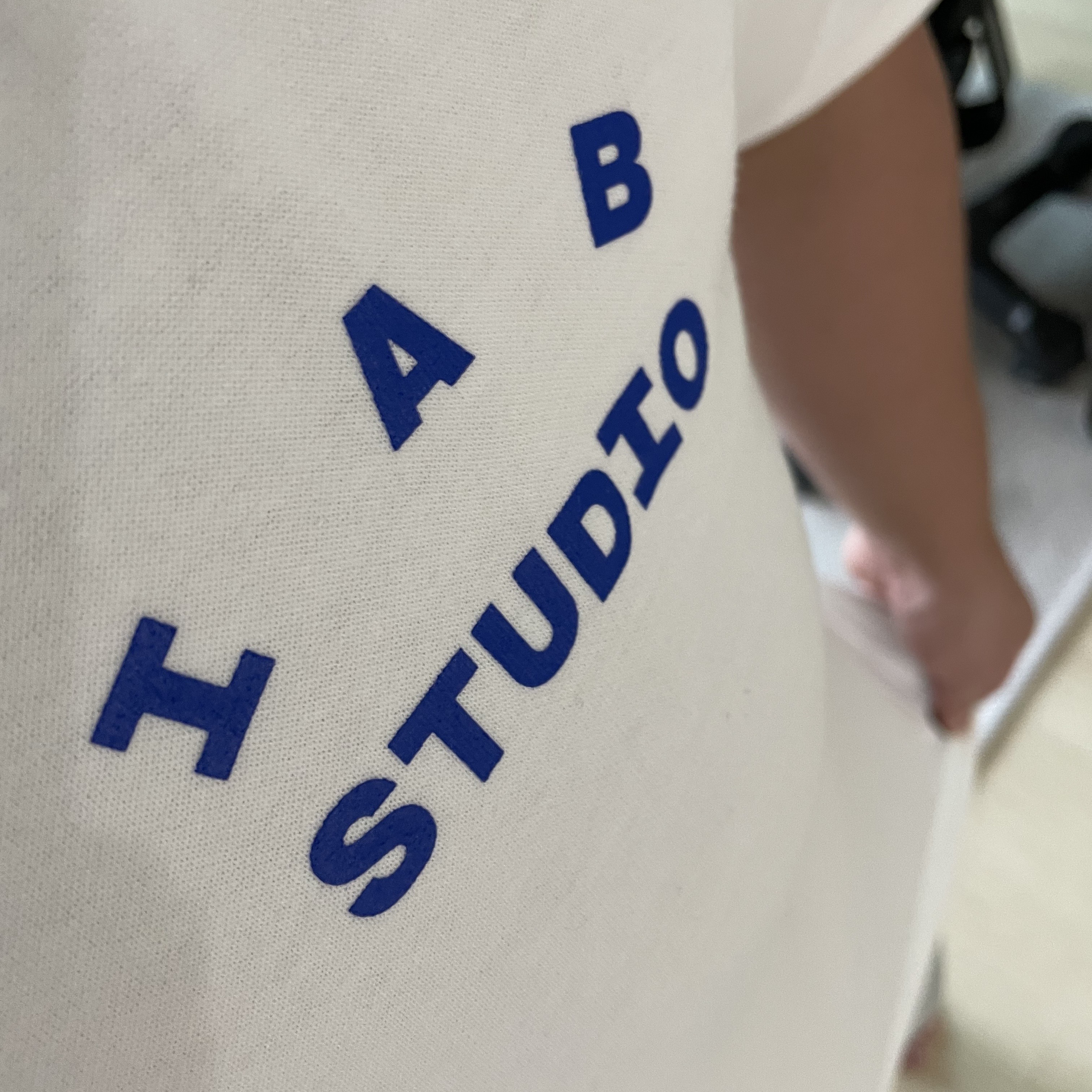 IAB Studio 10th Anniversary T-Shirt White 착용 스타일