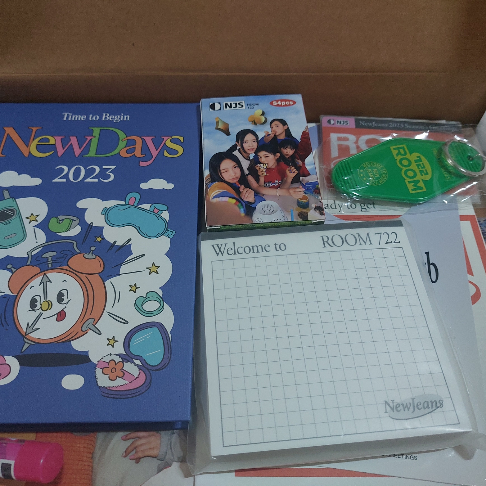 NewJeans Welcome to Room 722 Season’s Greetings 2023 착용 스타일 - 2