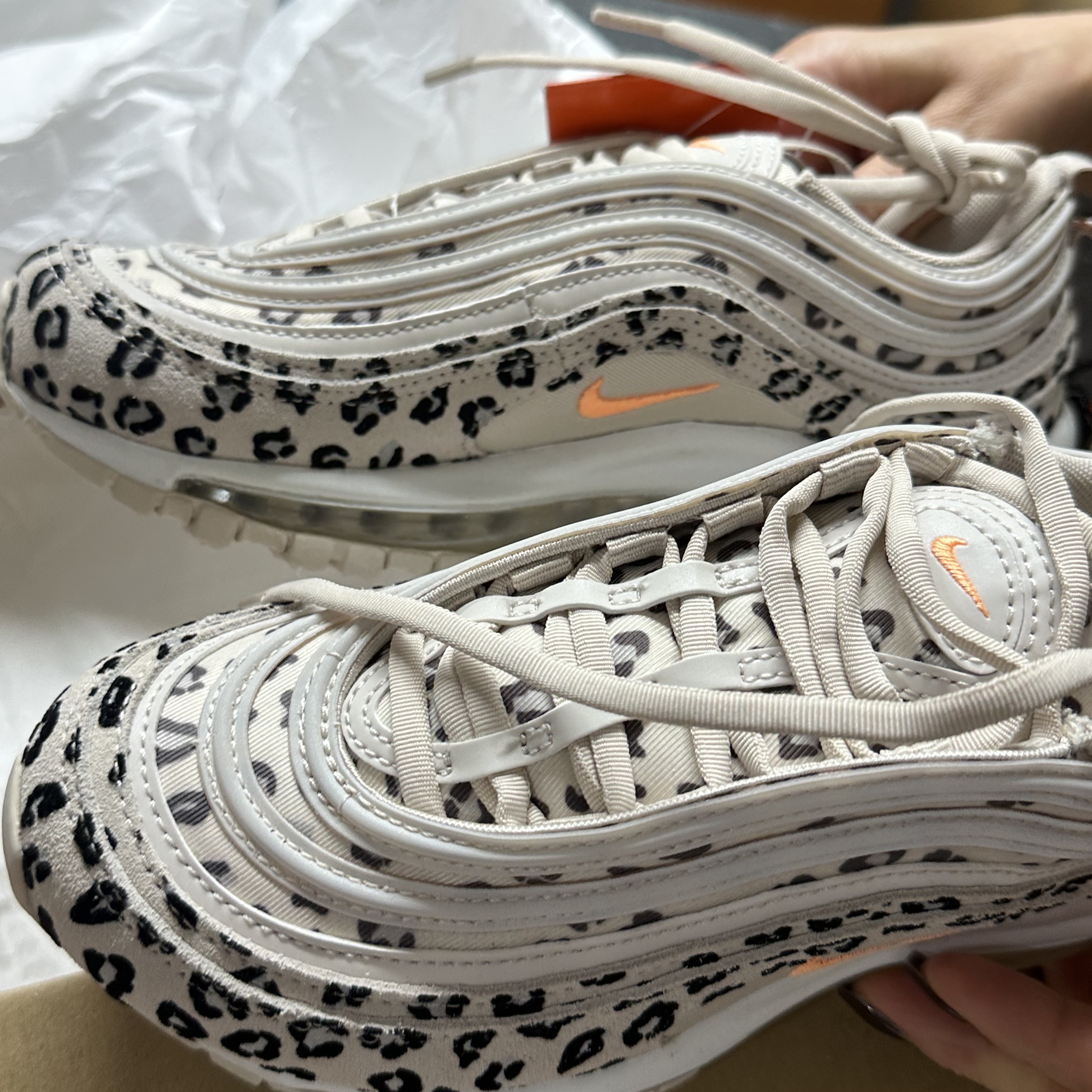 (W) Nike Air Max 97 SE Leopard 착용 스타일