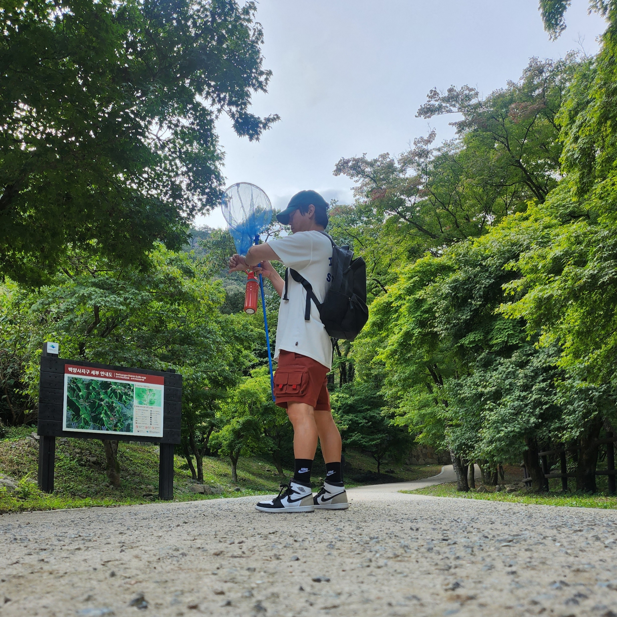Jordan 1 Retro High OG Bleached Coral, Nike ACG Cargo Shorts Redstone - Asia 착용 스타일 - 2